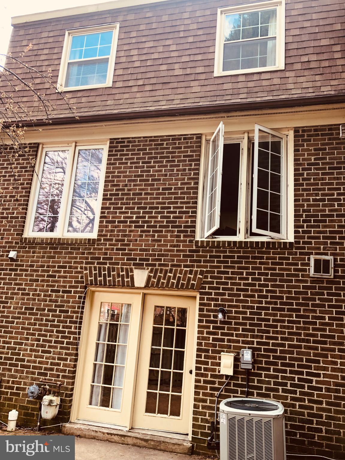 IVY SQUARE - Residential