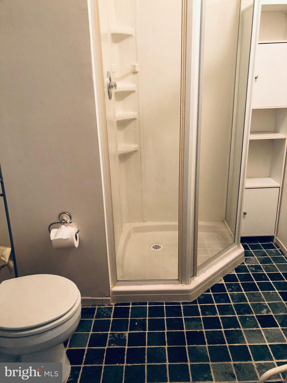 IVY SQUARE - Residential