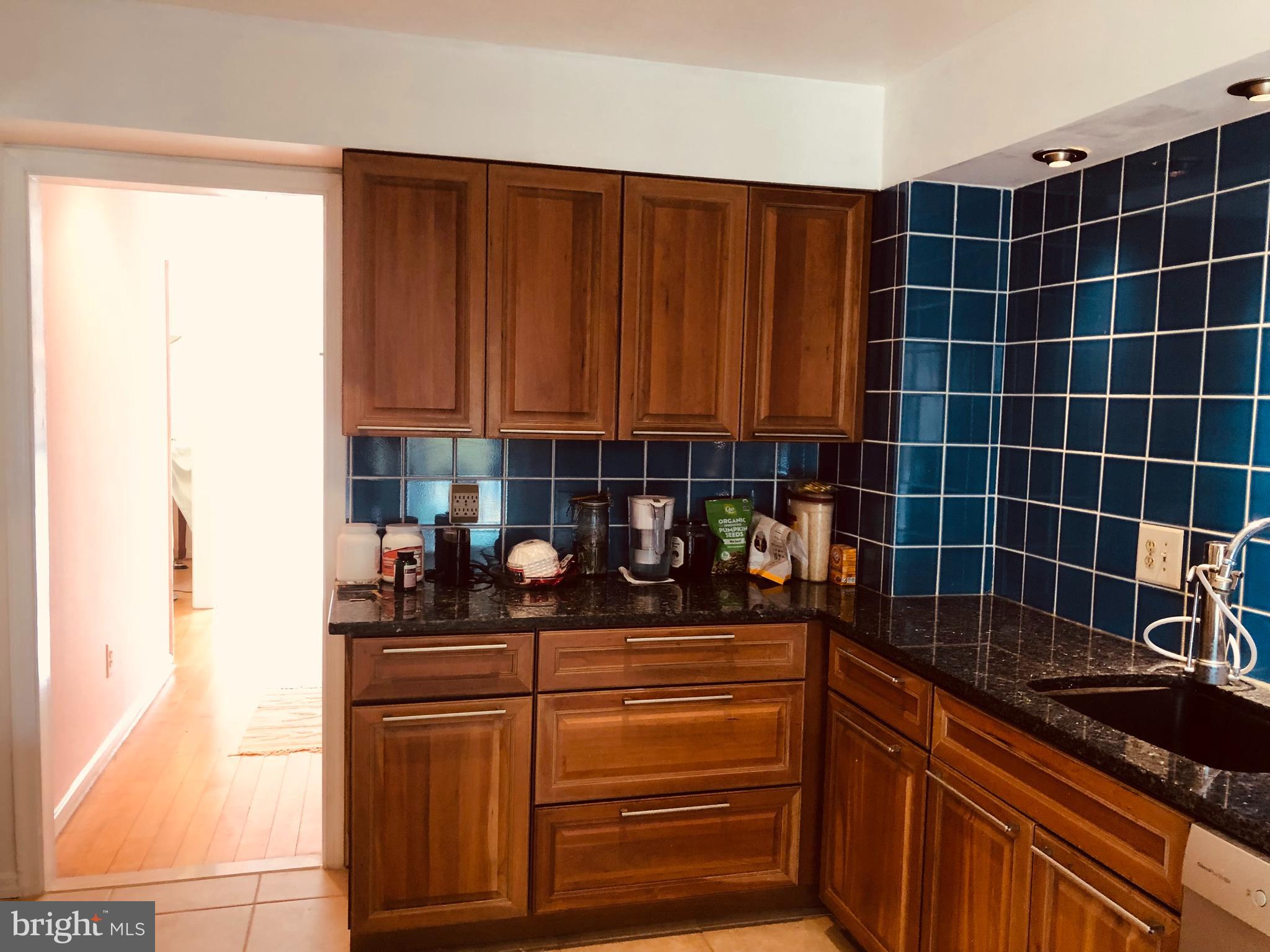 IVY SQUARE - Residential