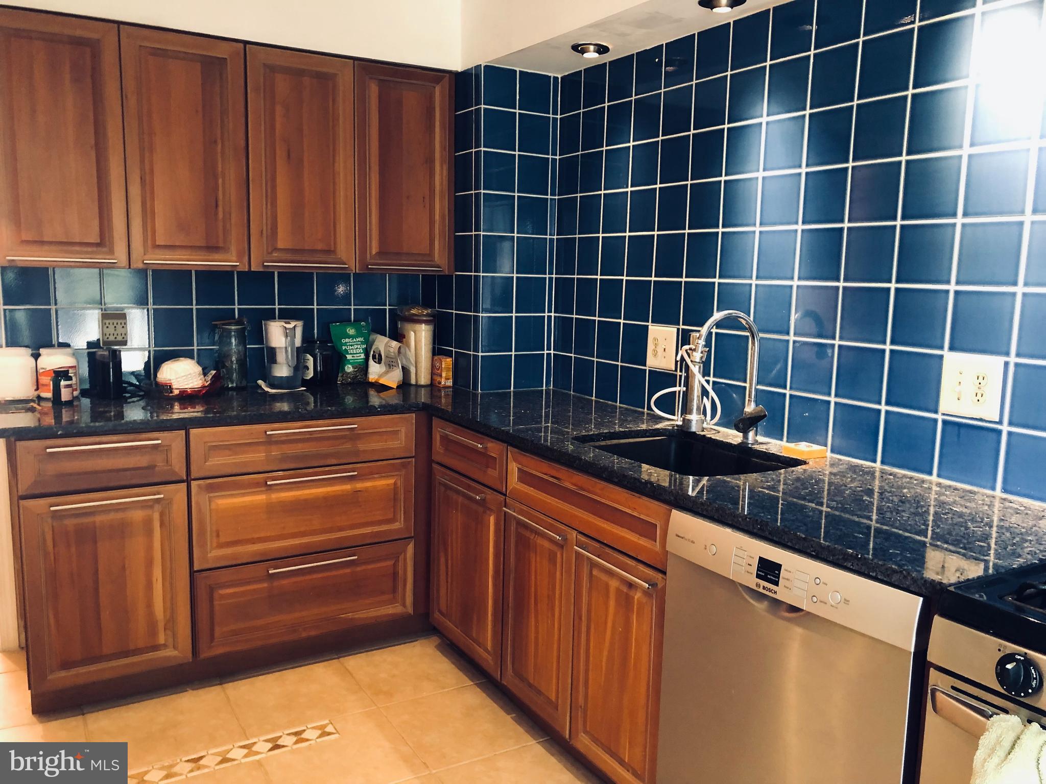 IVY SQUARE - Residential