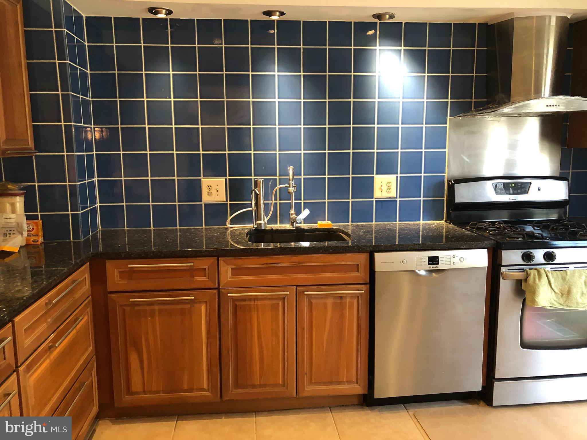 IVY SQUARE - Residential