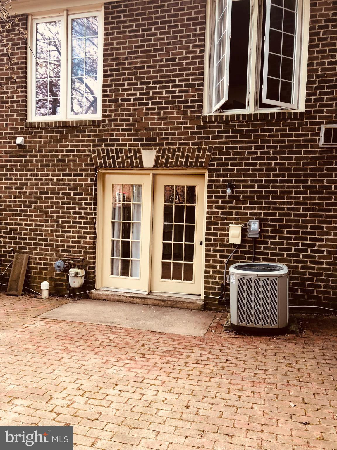 IVY SQUARE - Residential