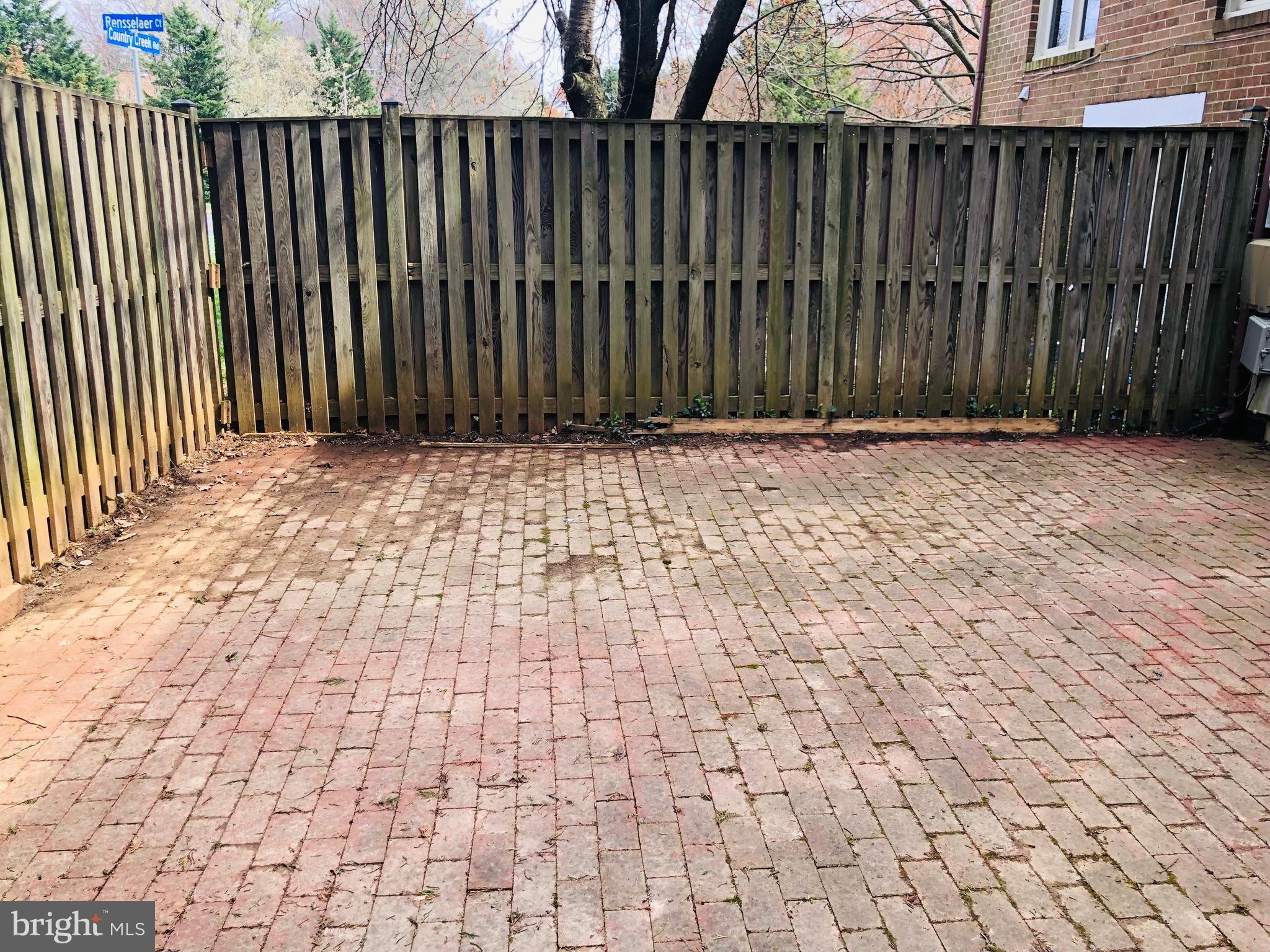 IVY SQUARE - Residential