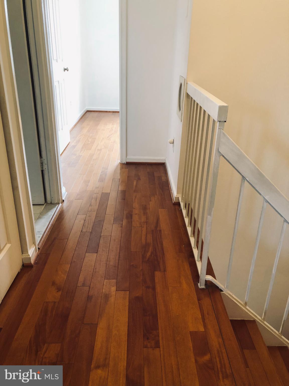 IVY SQUARE - Residential