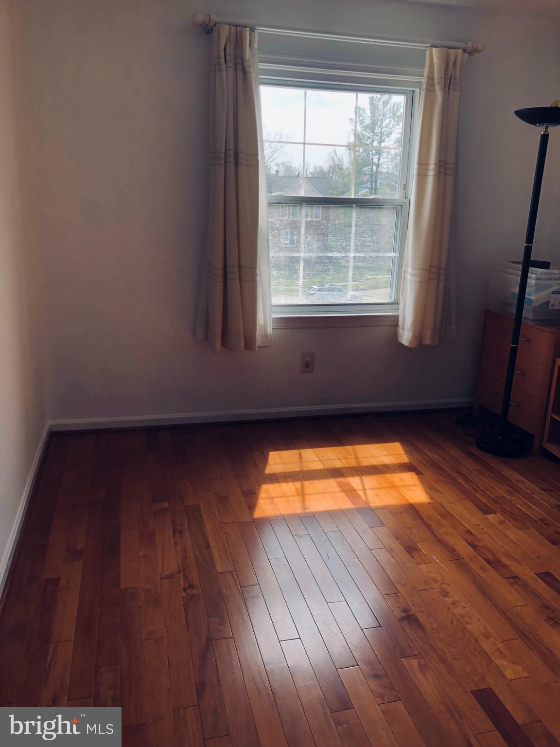 IVY SQUARE - Residential