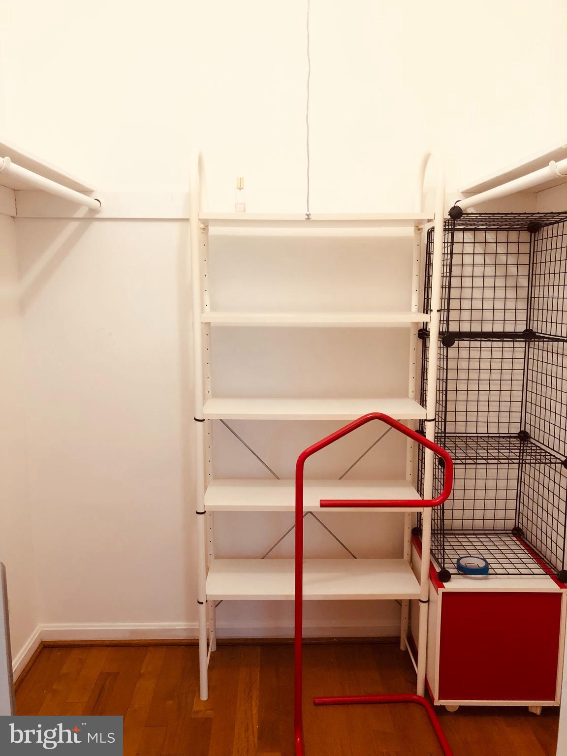 IVY SQUARE - Residential