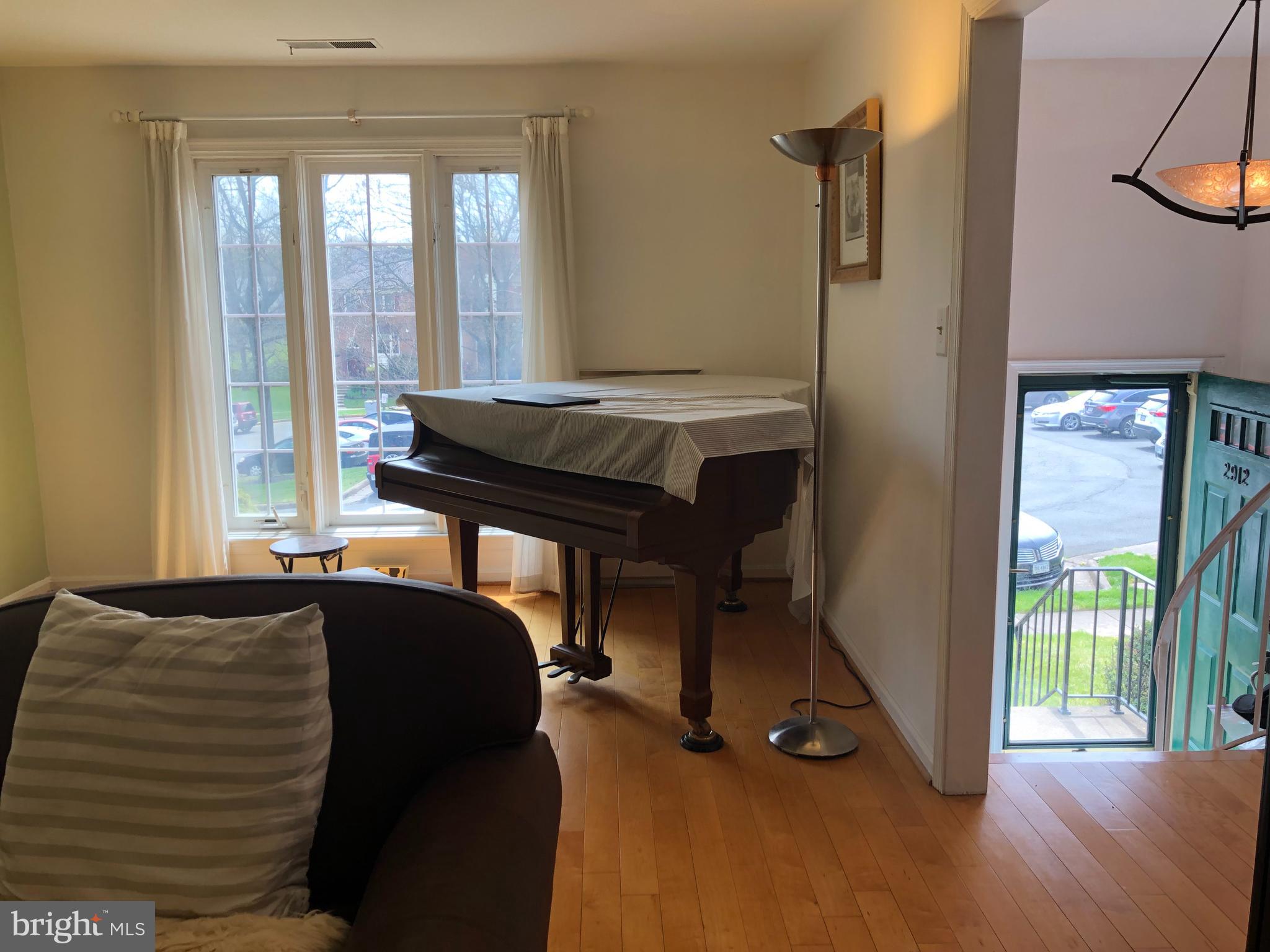 IVY SQUARE - Residential