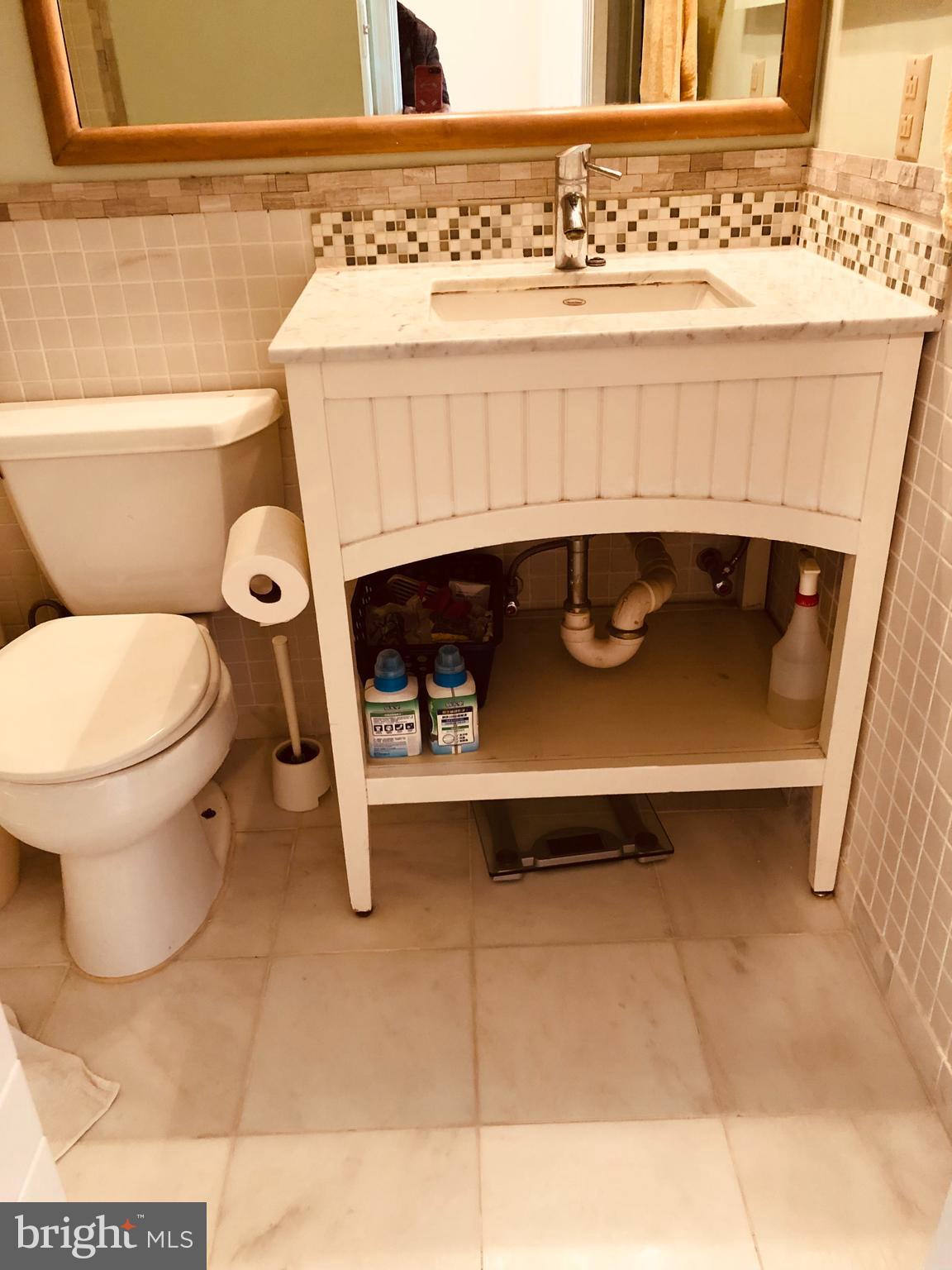 IVY SQUARE - Residential