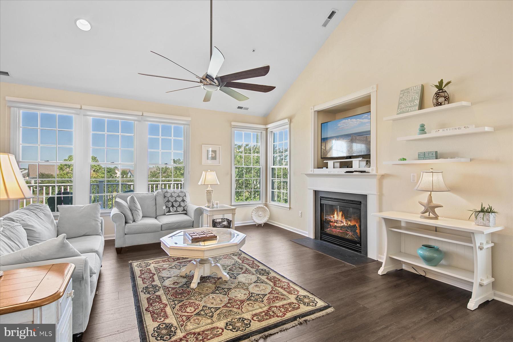 128D OCTOBER GLORY AVENUE D