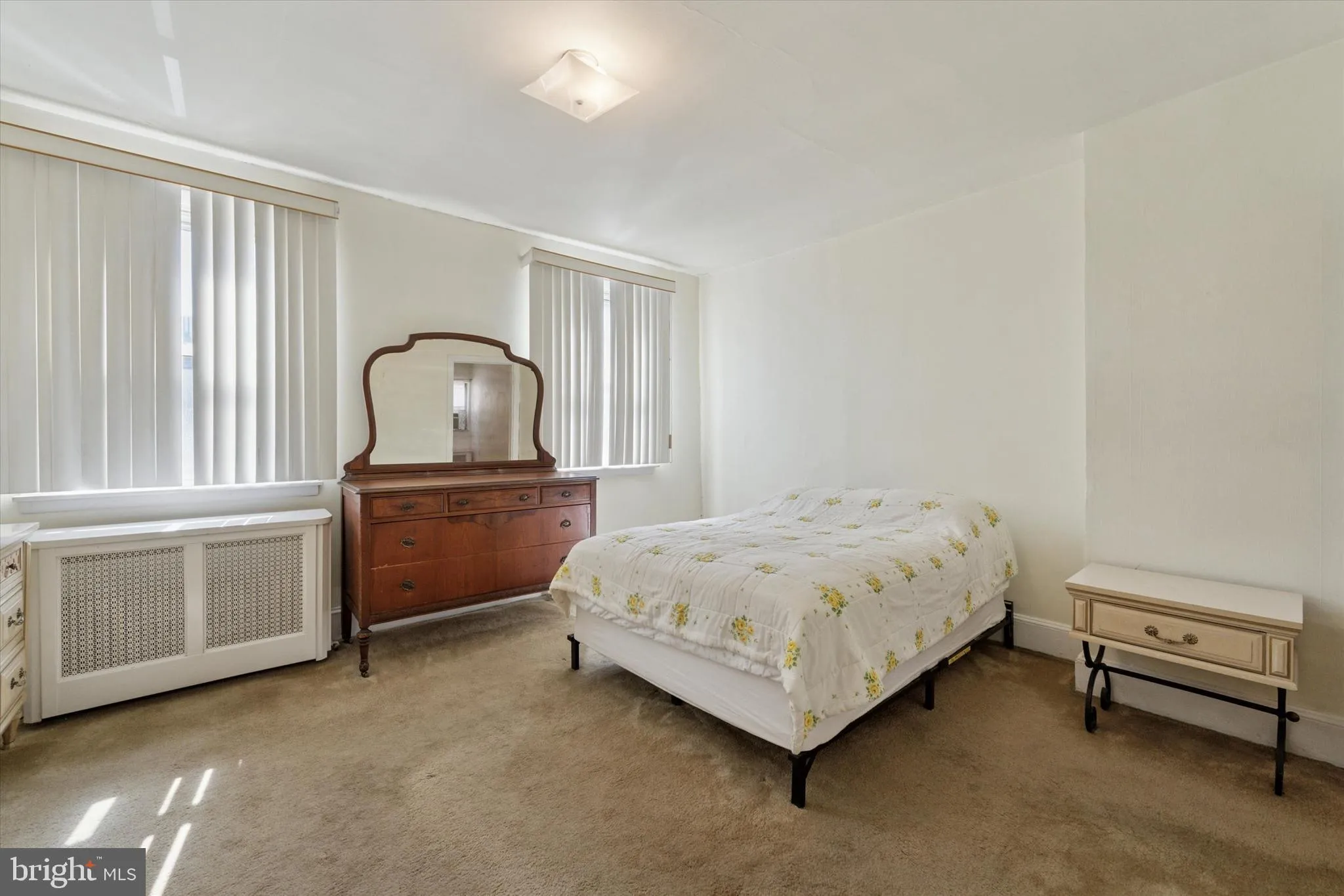 Philadelphia, Pennsylvania 19147, United States, 3 Bedrooms Bedrooms, ,2 BathroomsBathrooms,Residential,Pending,92262