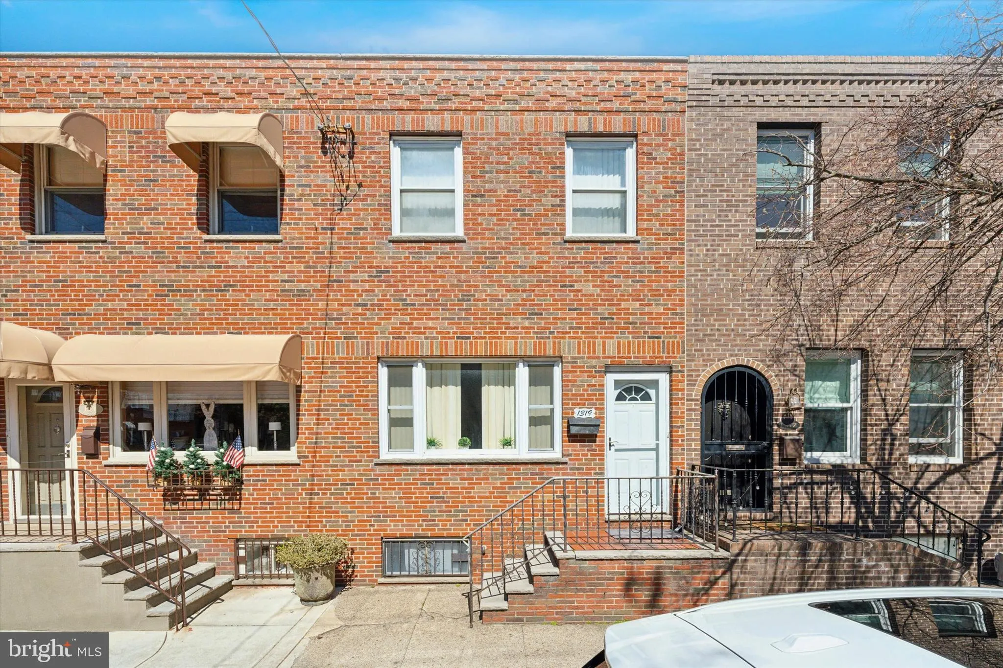 Philadelphia, Pennsylvania 19147, United States, 3 Bedrooms Bedrooms, ,2 BathroomsBathrooms,Residential,Pending,92262