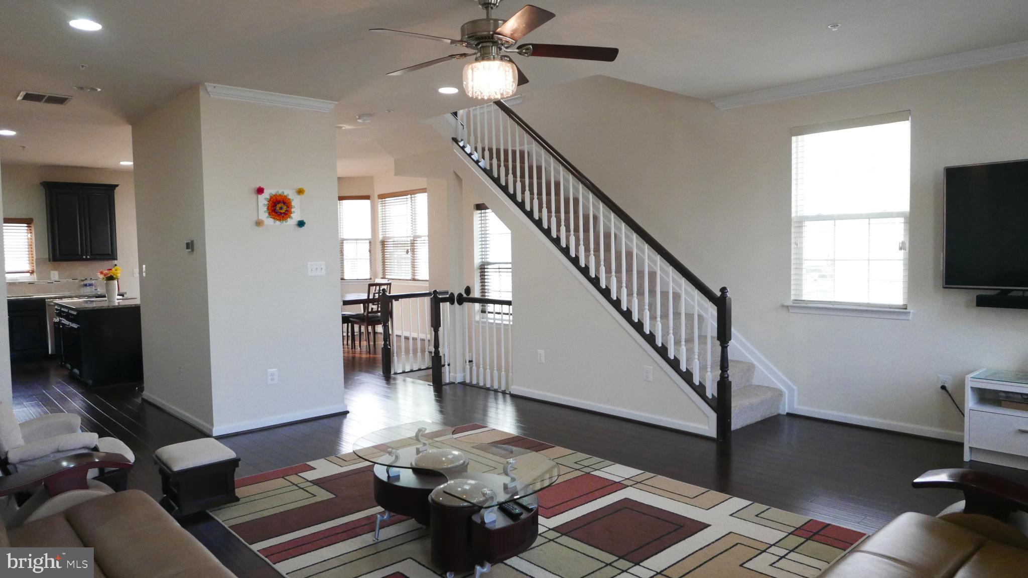 OXFORD SQUARE - Residential