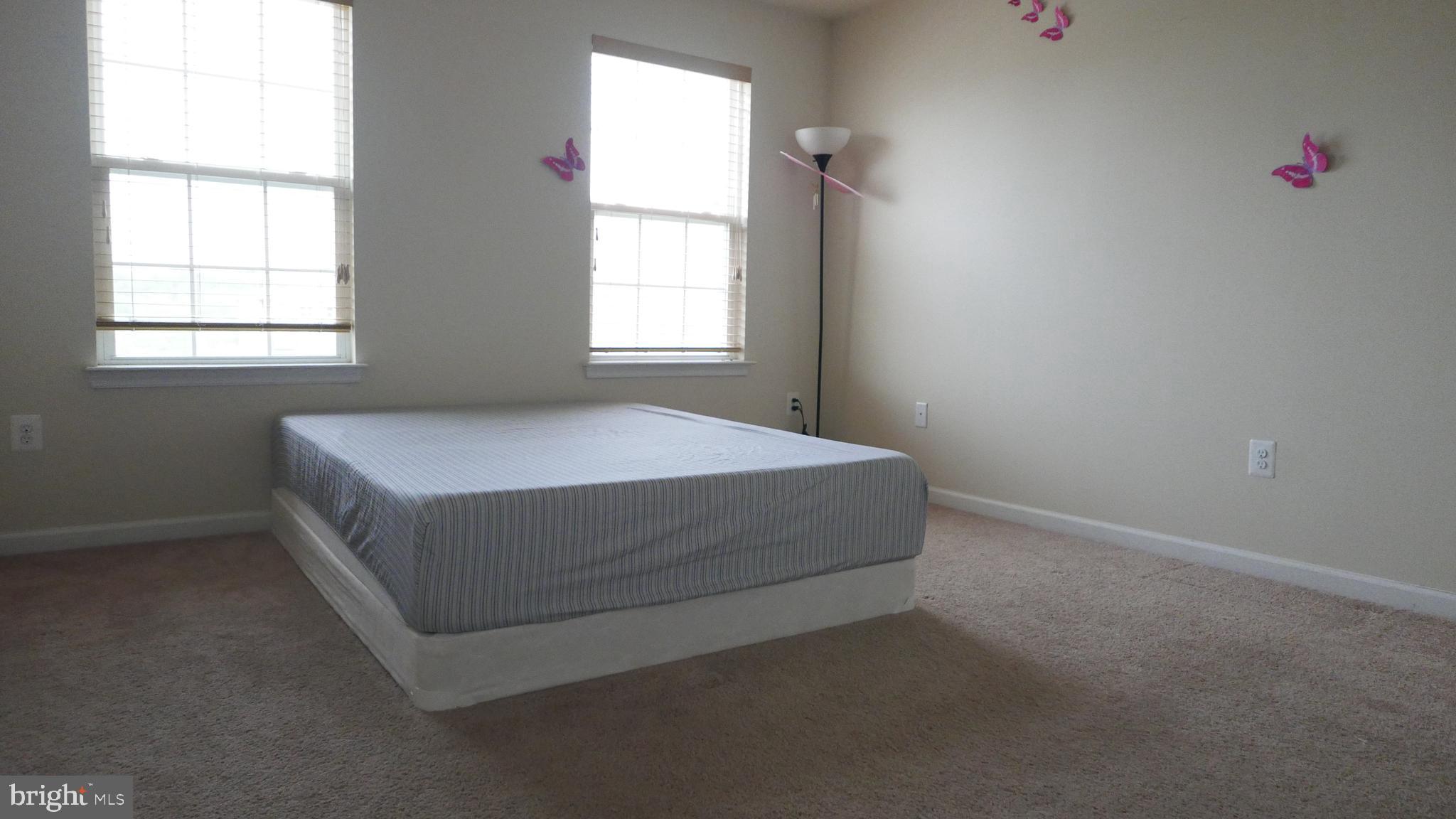 OXFORD SQUARE - Residential