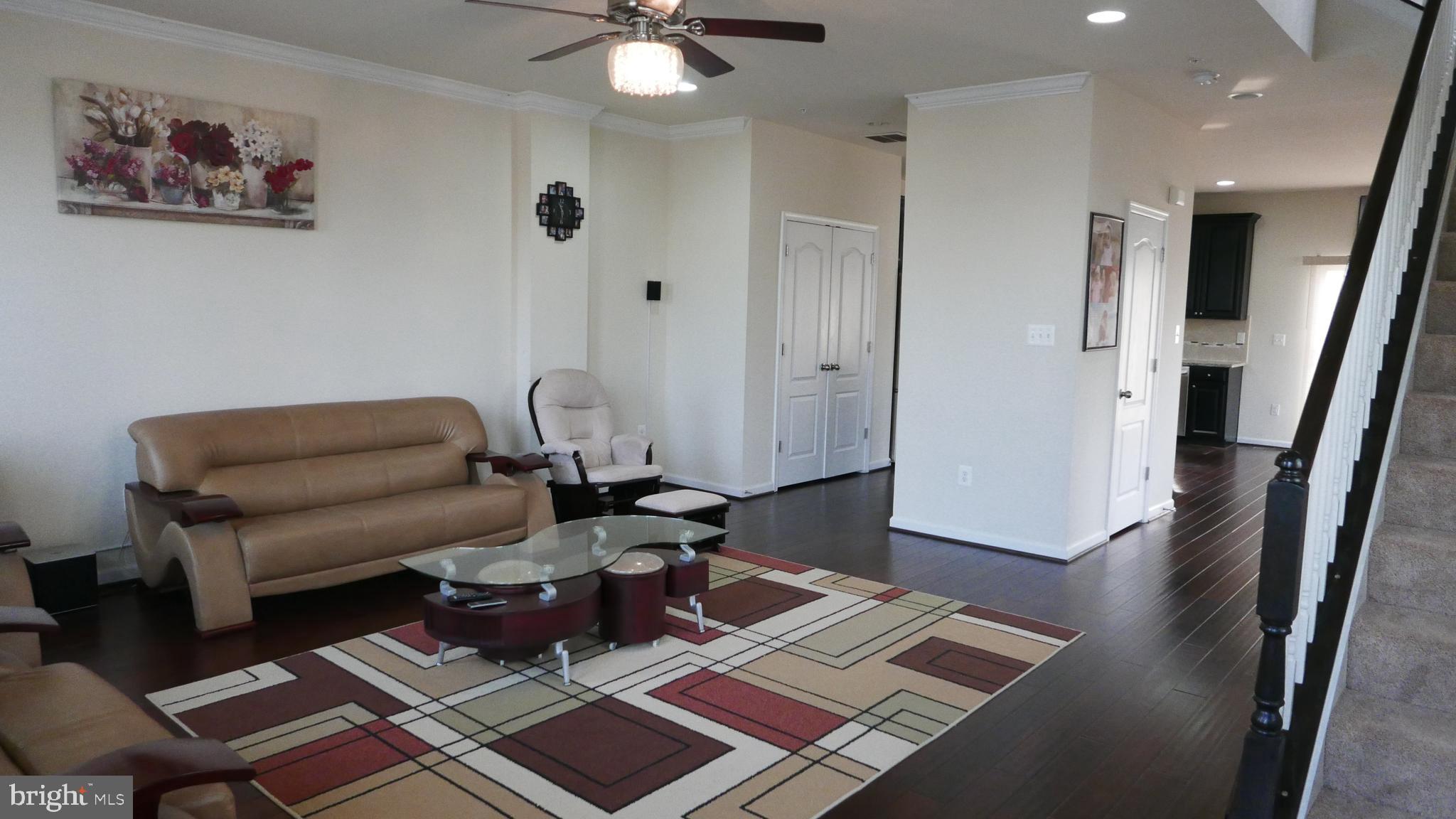 OXFORD SQUARE - Residential