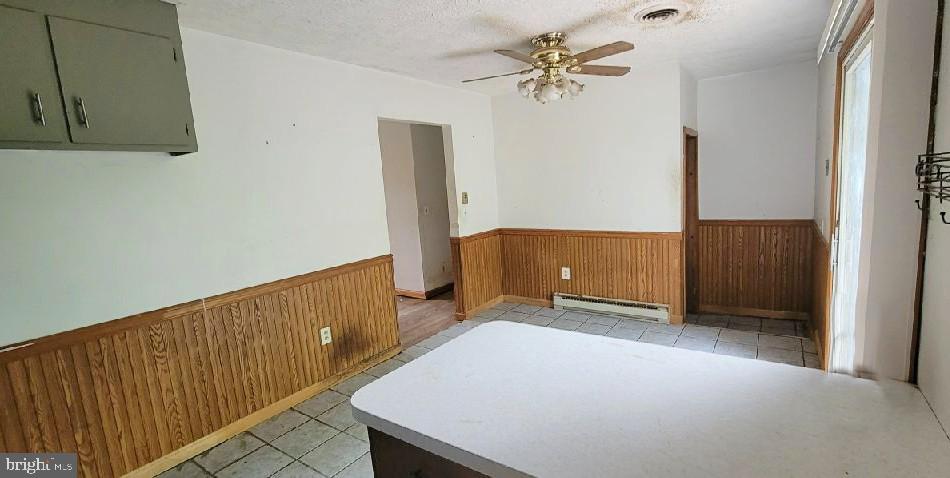 FOXCHASE MANOR - Residential