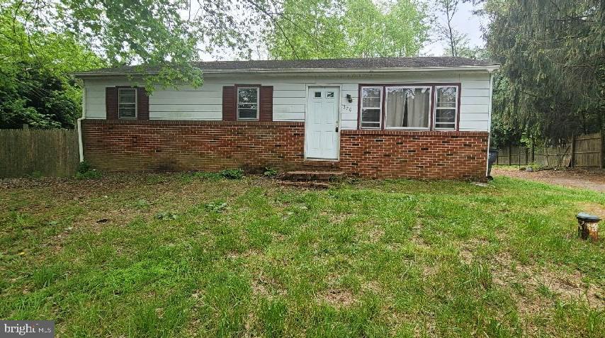 FOXCHASE MANOR - Residential