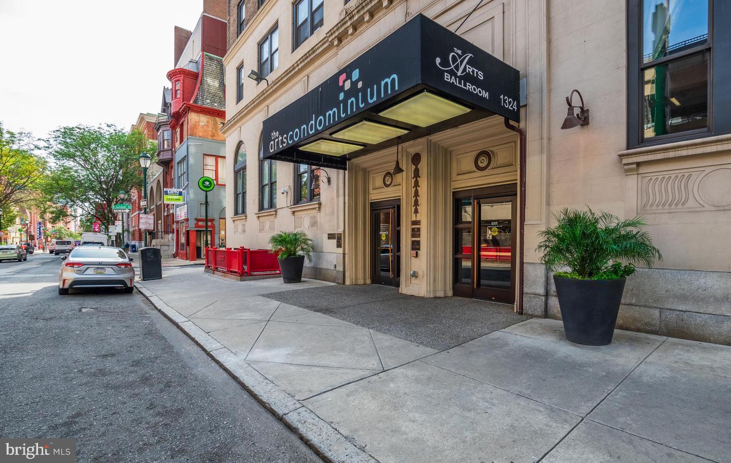 AVENUE OF THE ARTS - Residential Lease