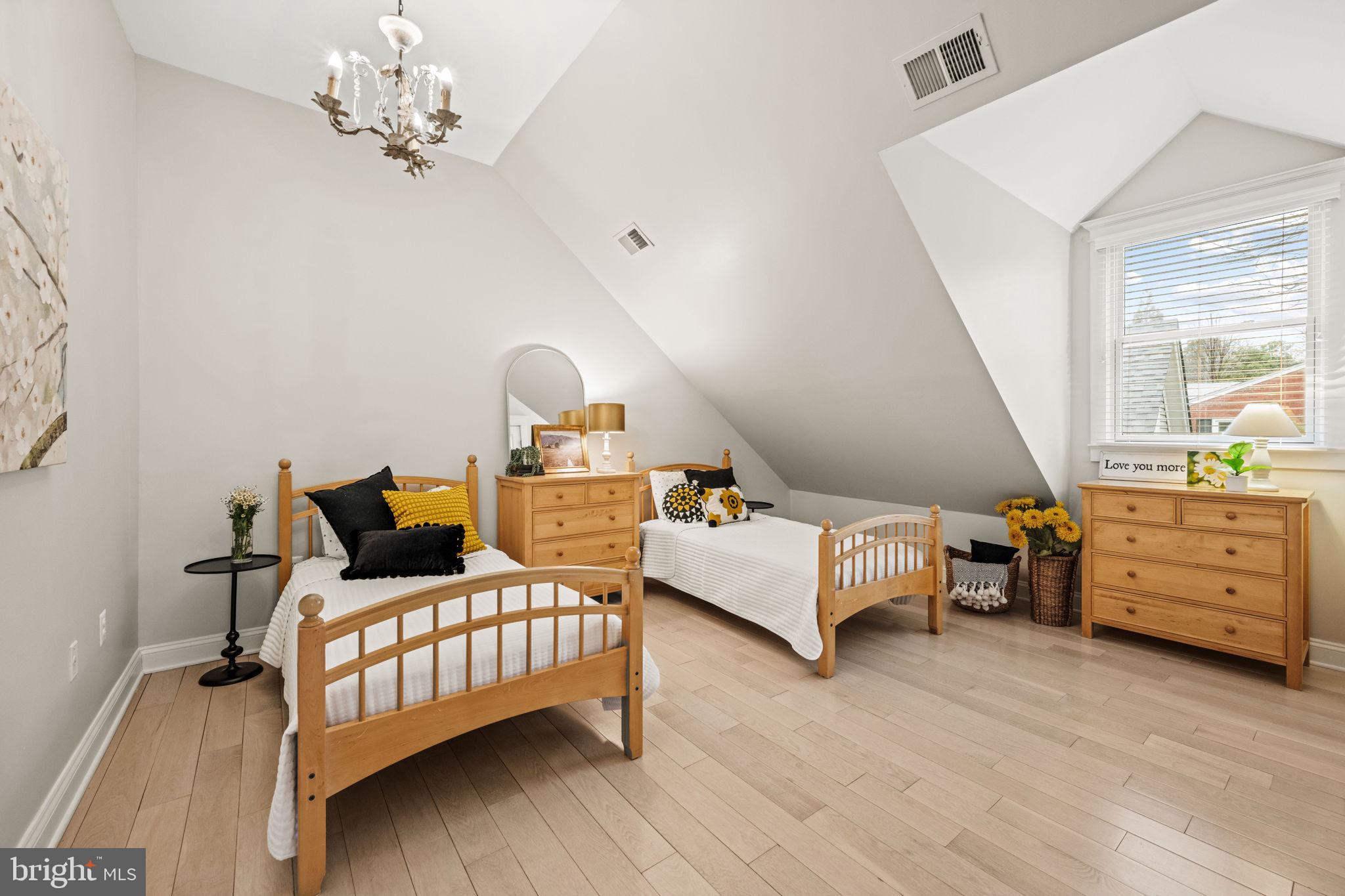 COLLEGE PARK - Residential