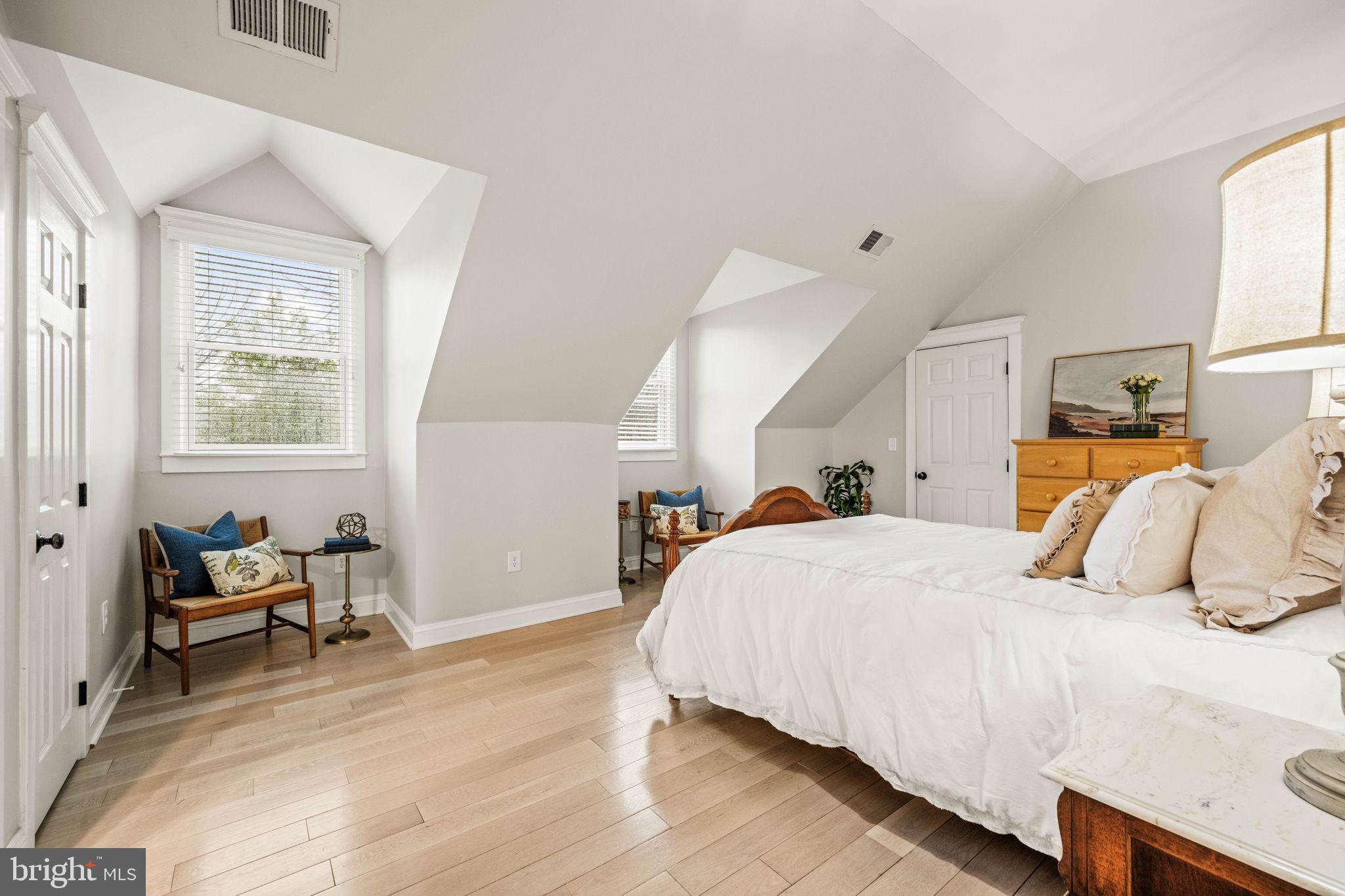 COLLEGE PARK - Residential