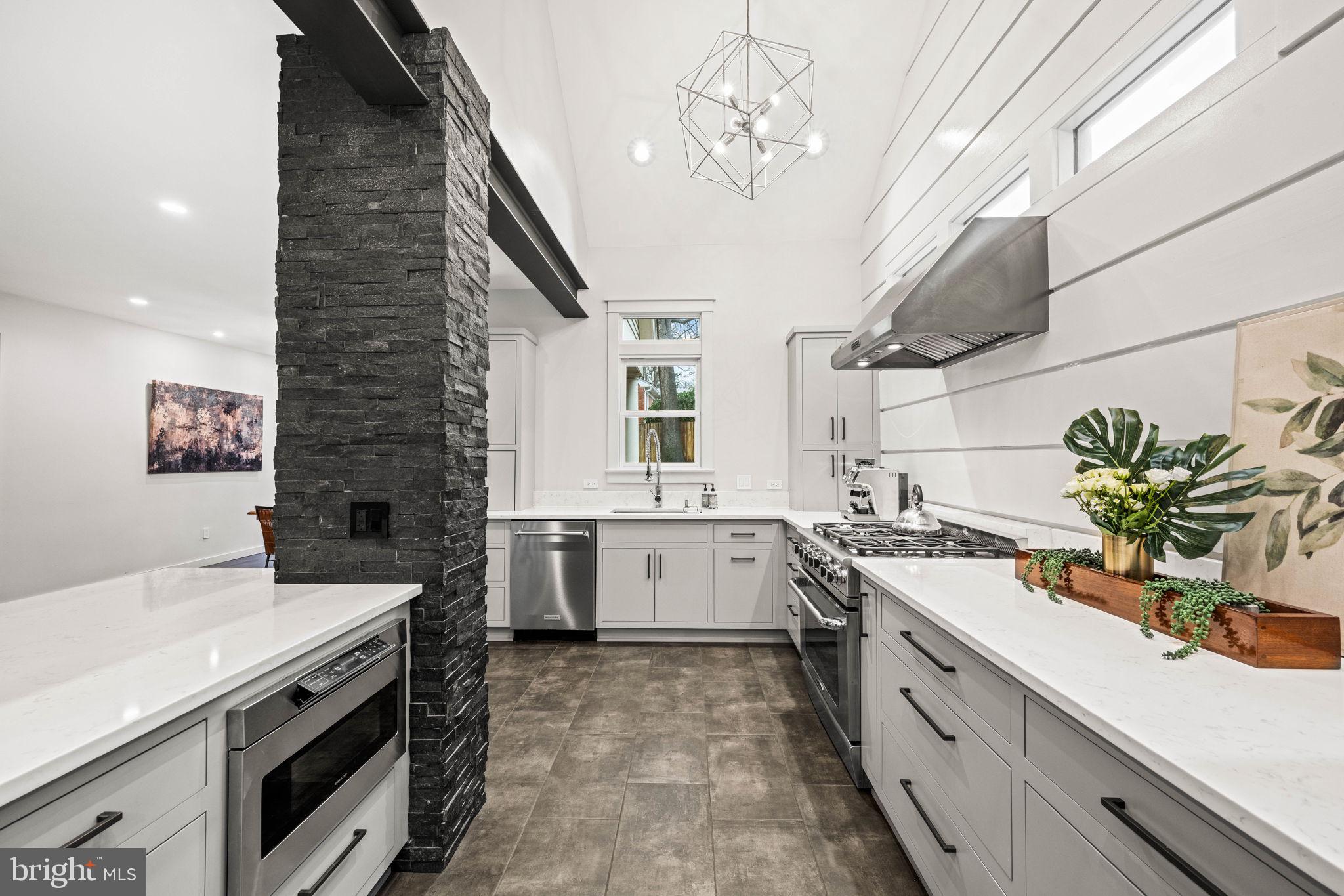 COLLEGE PARK - Residential