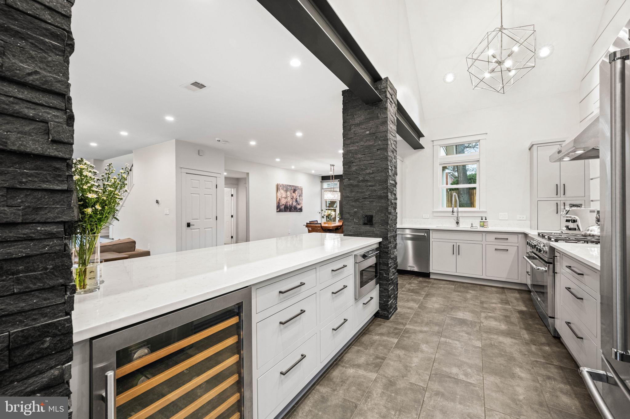 COLLEGE PARK - Residential