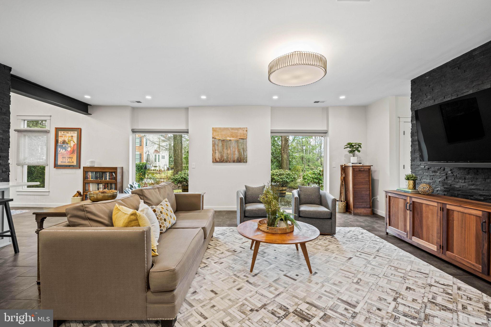 COLLEGE PARK - Residential