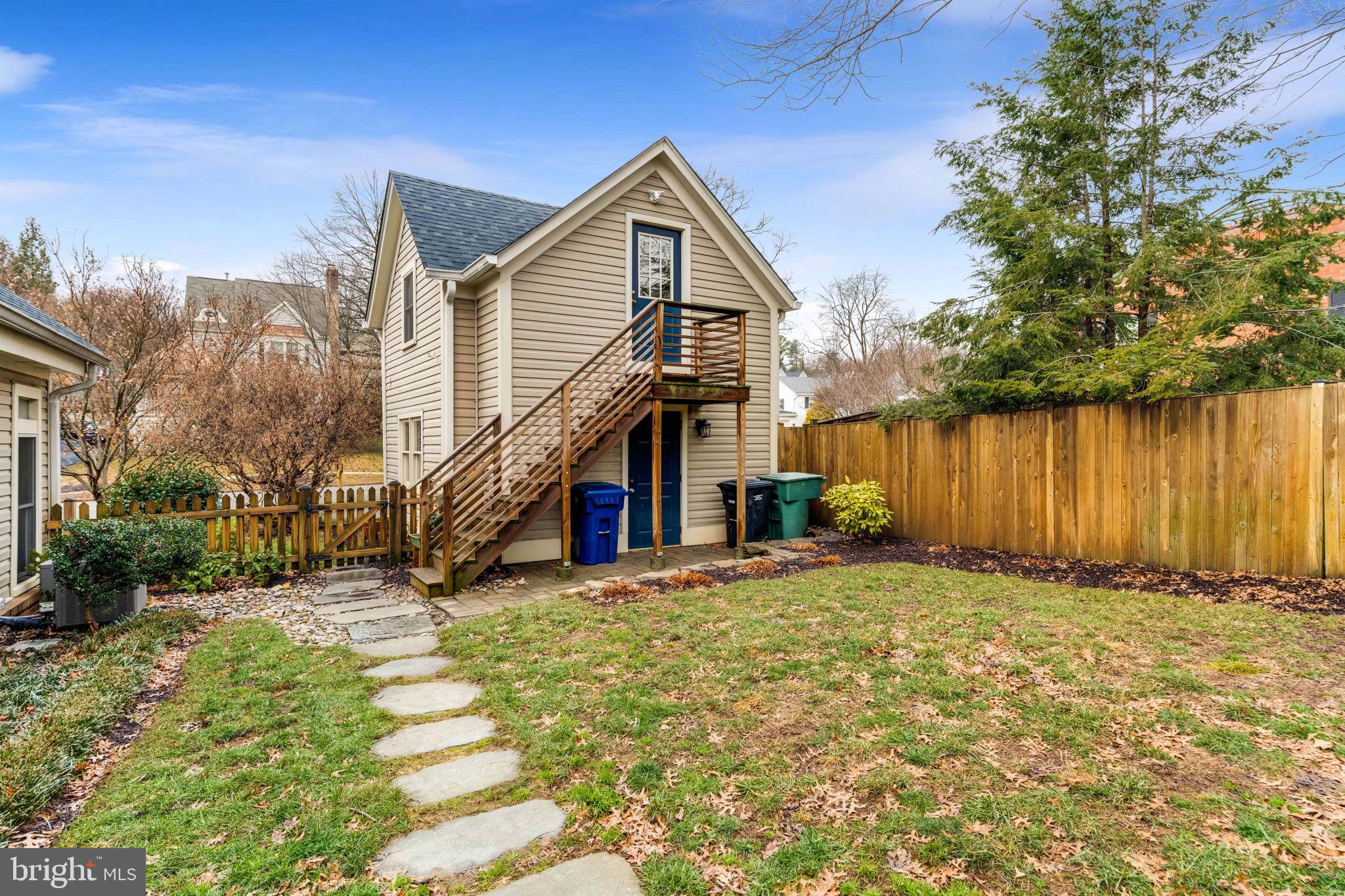 COLLEGE PARK - Residential