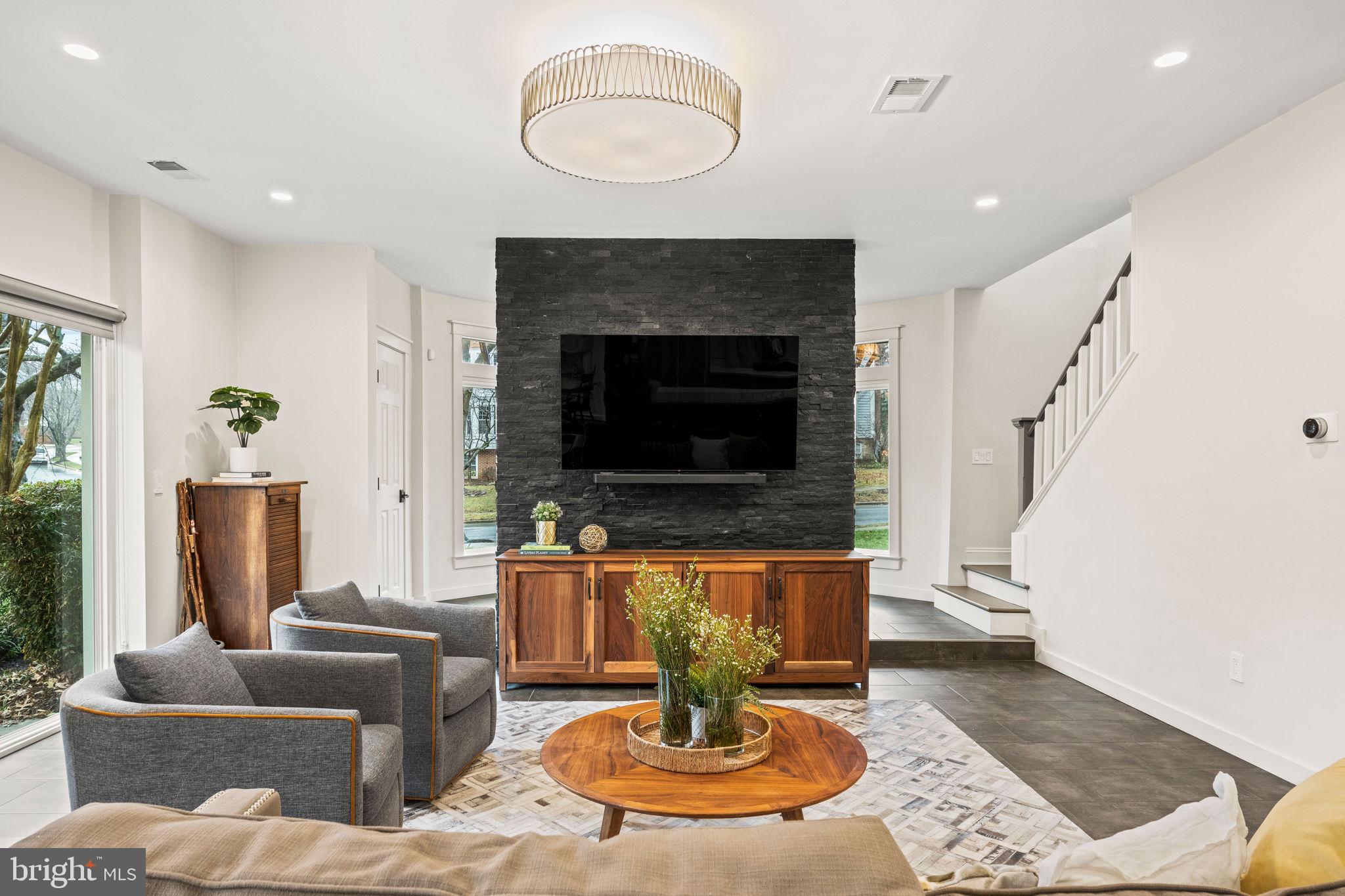 COLLEGE PARK - Residential