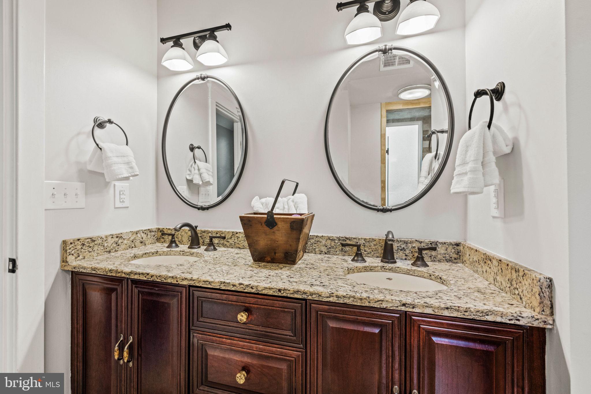 COLLEGE PARK - Residential