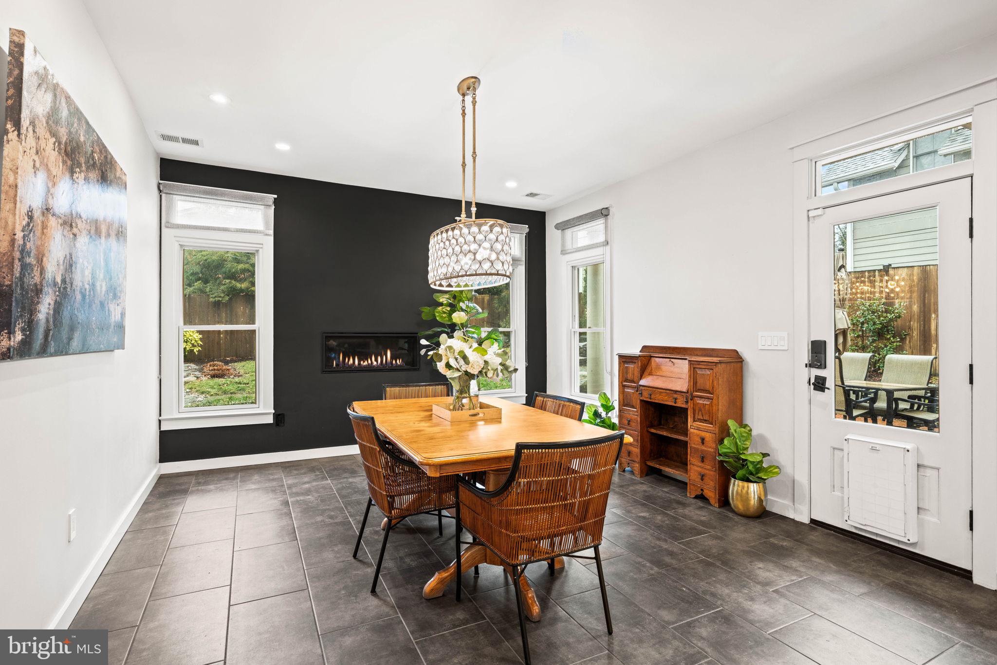 COLLEGE PARK - Residential