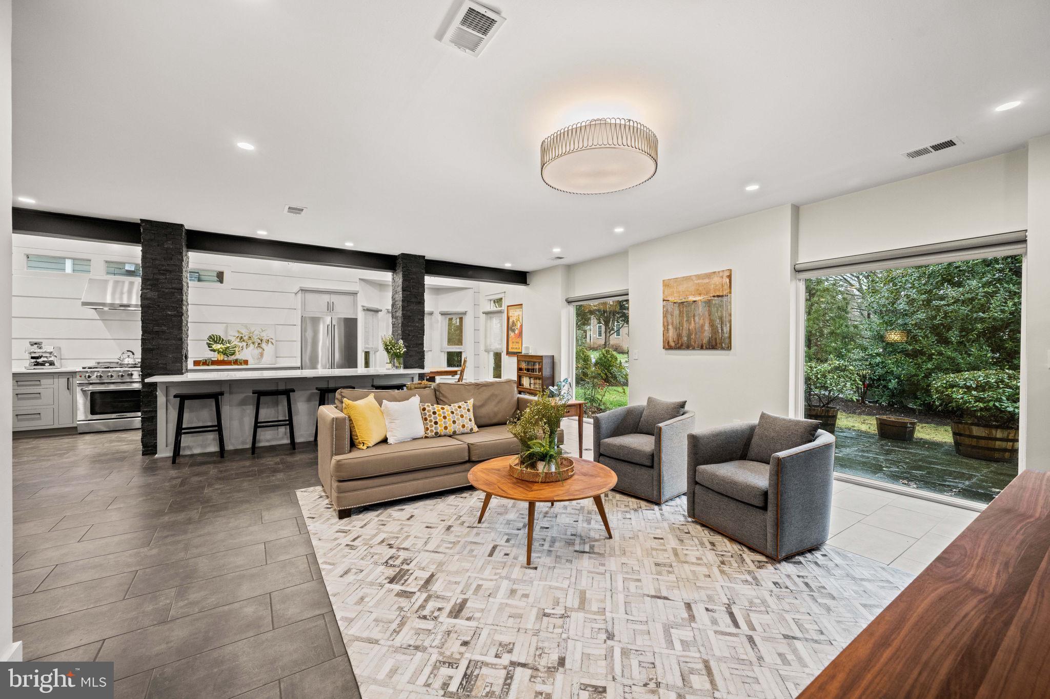 COLLEGE PARK - Residential