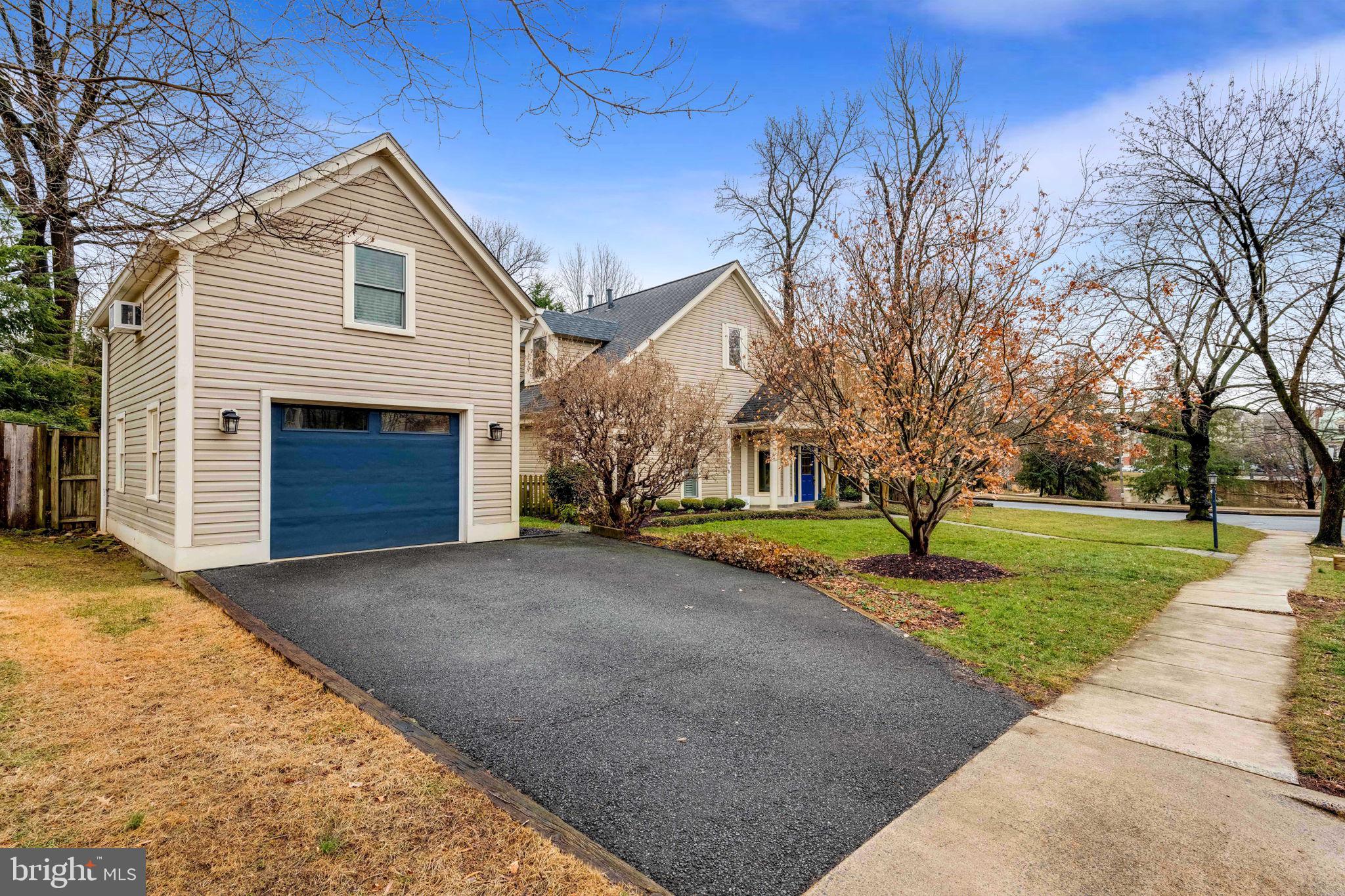 COLLEGE PARK - Residential