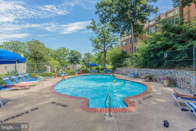 704 S ARLINGTON MILL DRIVE 17101