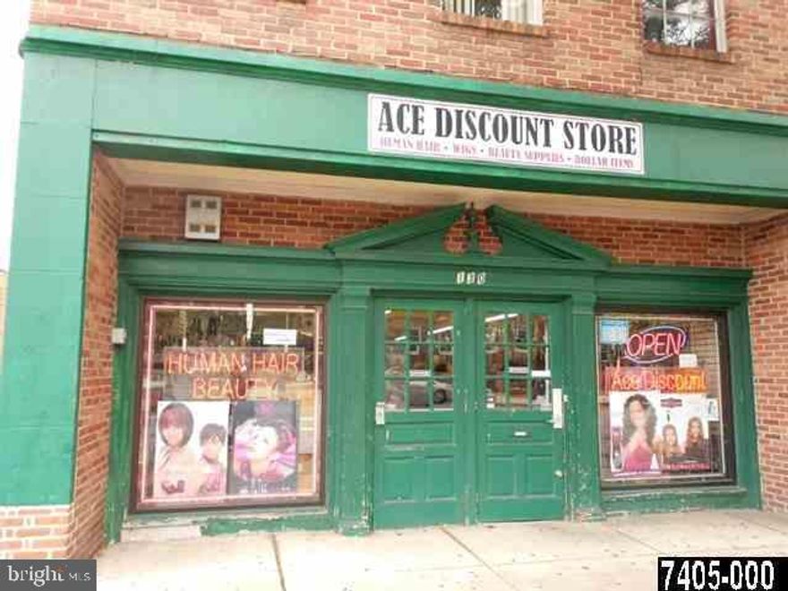 Prime  York City, Central Business District, downtown -Row type w/ 2 Remodeled brand 2 new Apts 
(A Unit at 3rd  Fl & B Unit at 4th Fl ),  above the Retail "ACE Discount  Store" Business Bldg, Private access from the S. George St, walking distance to Courthouse,  city Hall & 83 access, Recently remodeled 2 units of Apts in 2024 with new plumbing, drain, electric, LVP floors, Remodeled Kitchen w/new appliances & bath Rm with tub/shower, LVP flooring, Electric Heat, No Cooling, the owner will install 1 or 2 new window unit A/C  before tenant moves in,  Landlord pays Sewer & Trash, Tenant pays Electric & Water bill, 1 year lease only to Prospect with Proof of Qualified Income & Good  Credit Score(s),  Move in immediately after an approval of Rental Application, Passed  Apt Inspection from City, 1 month of security deposit +1st month rent required, Prefer Direct Deposit to the landlord!