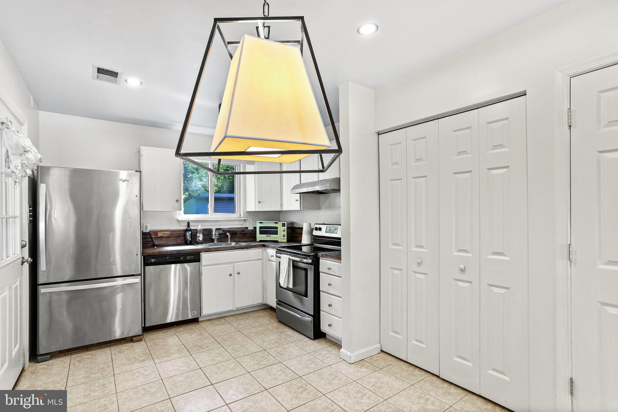 BRIGHTLEAF - Residential Lease