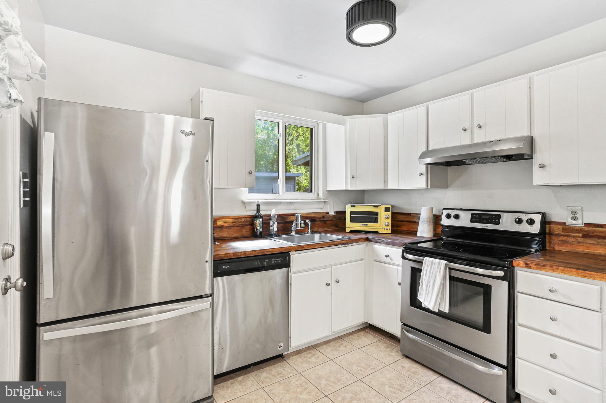 BRIGHTLEAF - Residential Lease