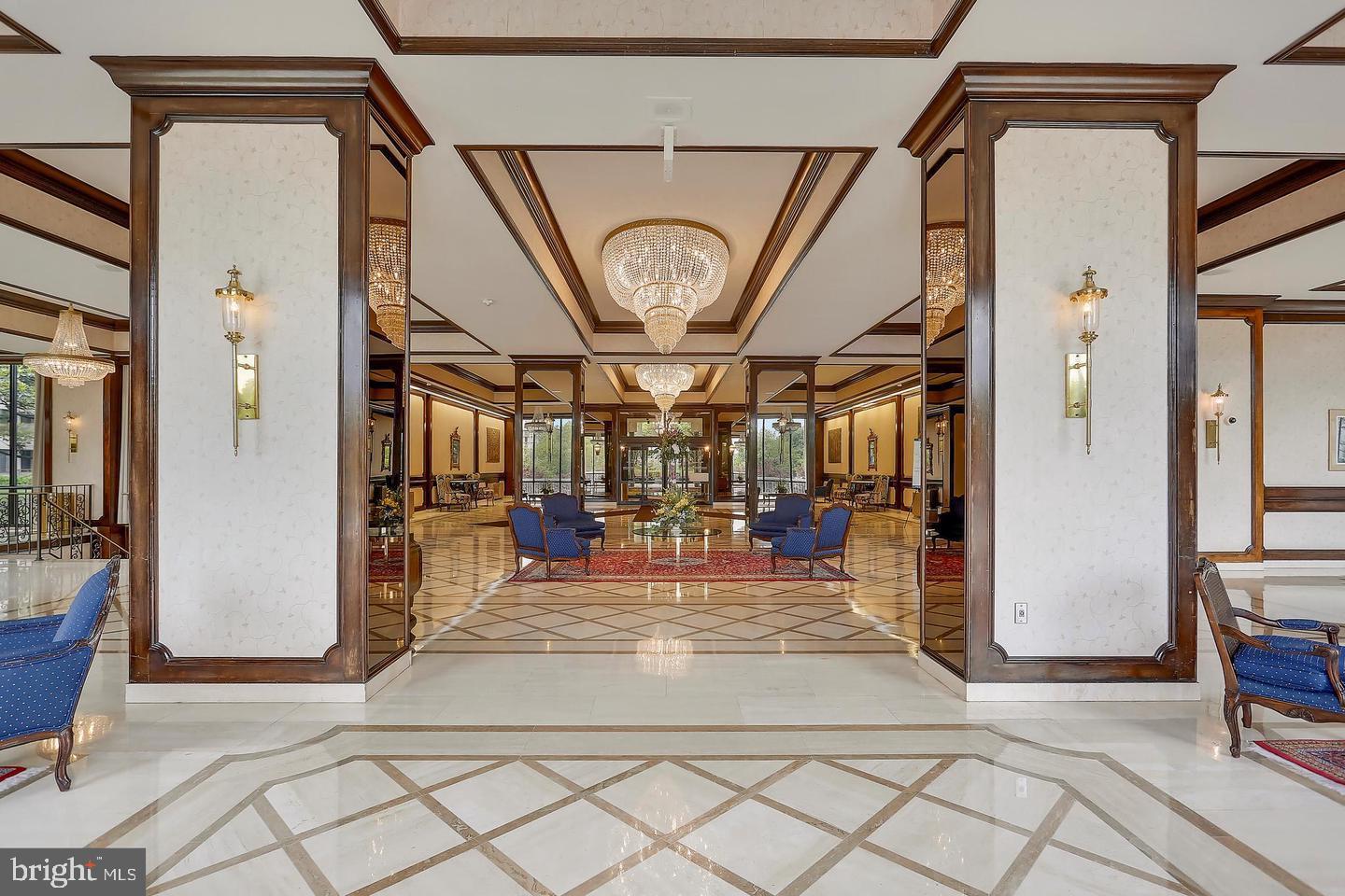 PROMENADE TOWERS - Residential