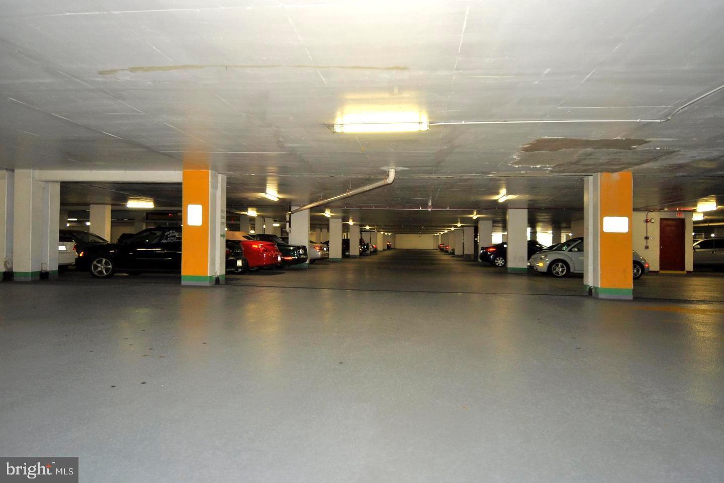 PROMENADE TOWERS - Residential