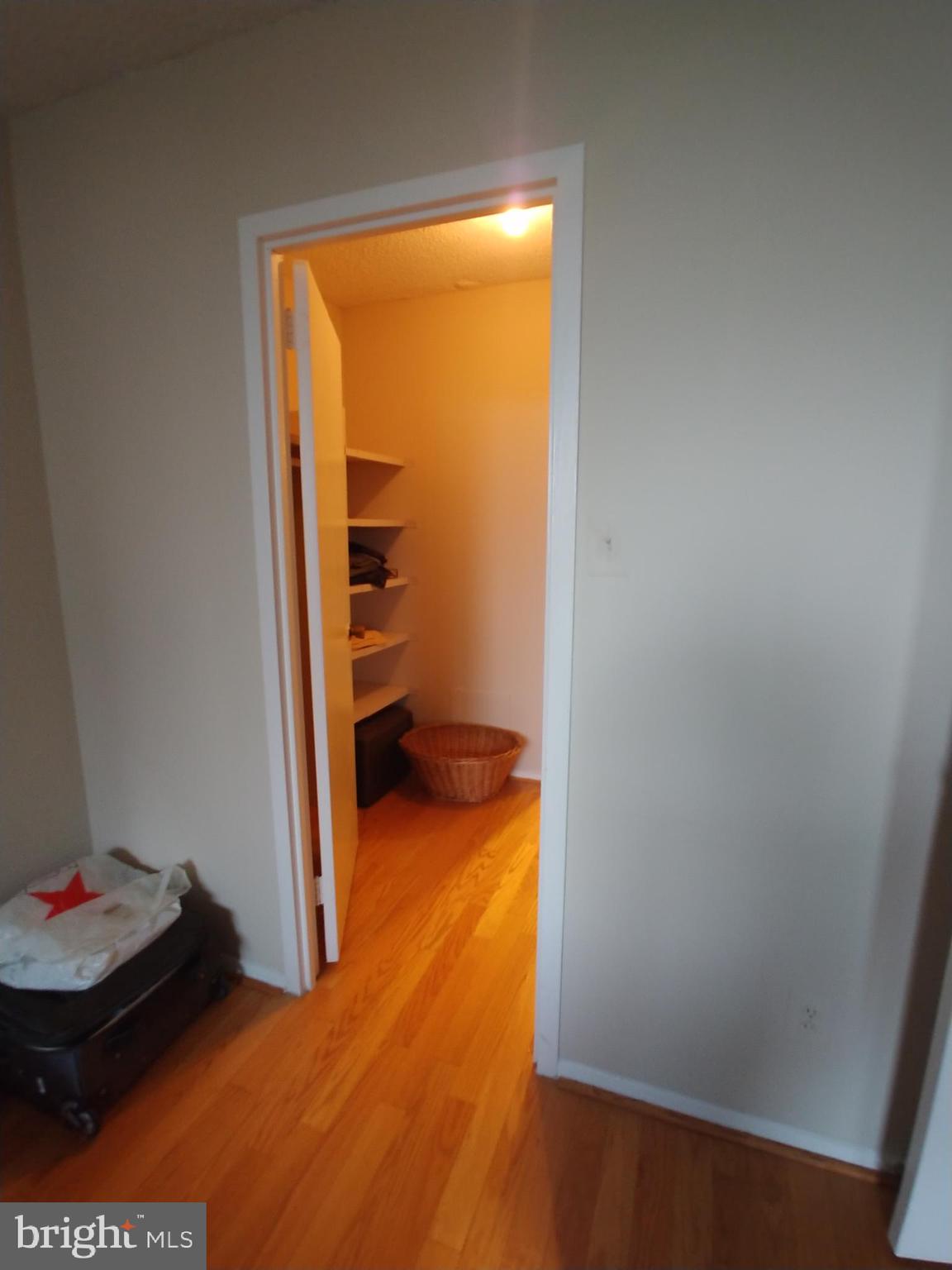 PROMENADE TOWERS - Residential