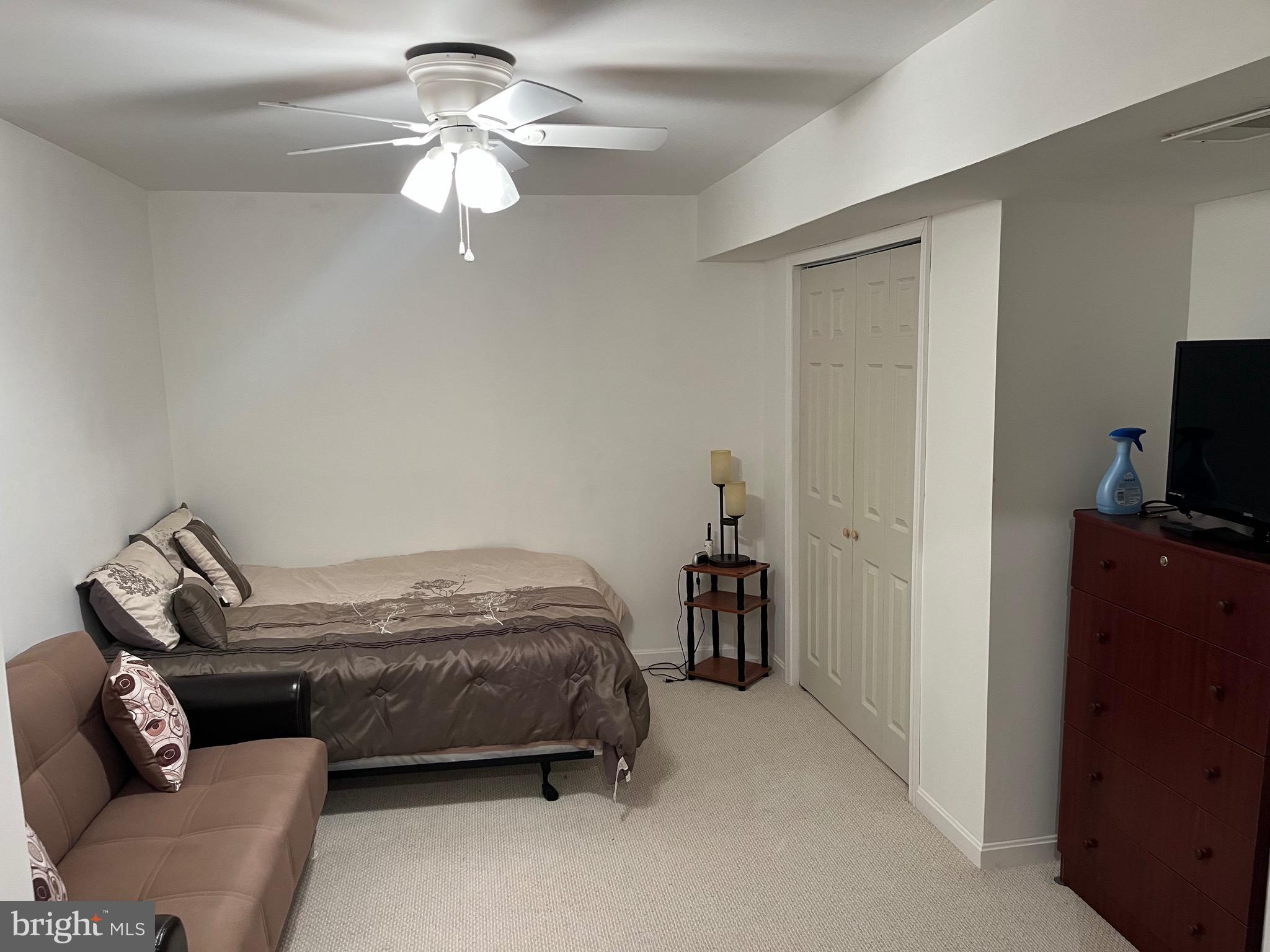 LEE'S PARKE - Residential Lease