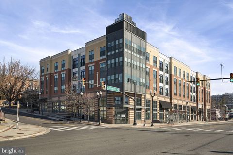 Photo of 989 S Buchanan Street #312, ARLINGTON, VA 22204 (MLS # VAAR2070704)