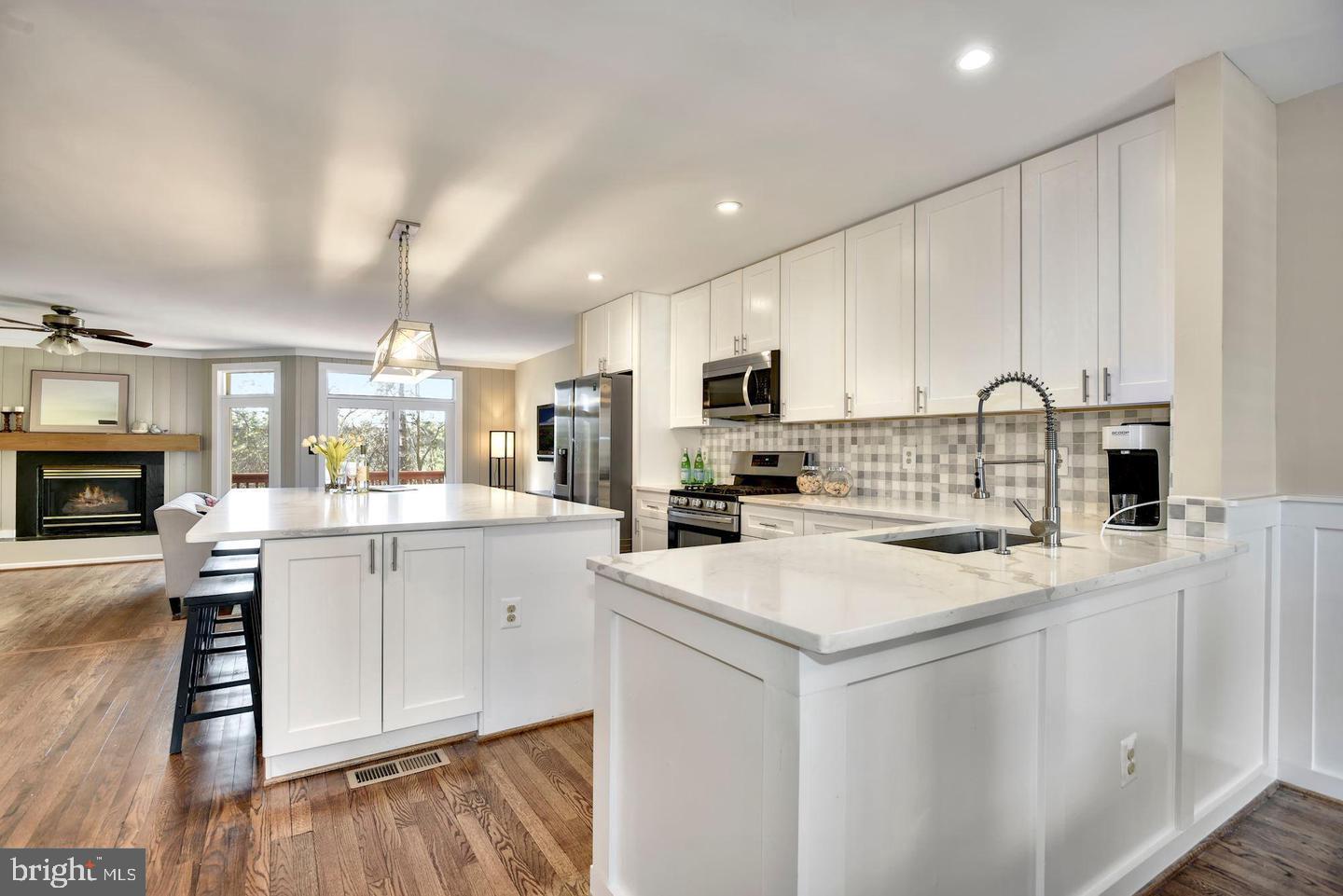 FAIR LAKES - Residential Lease