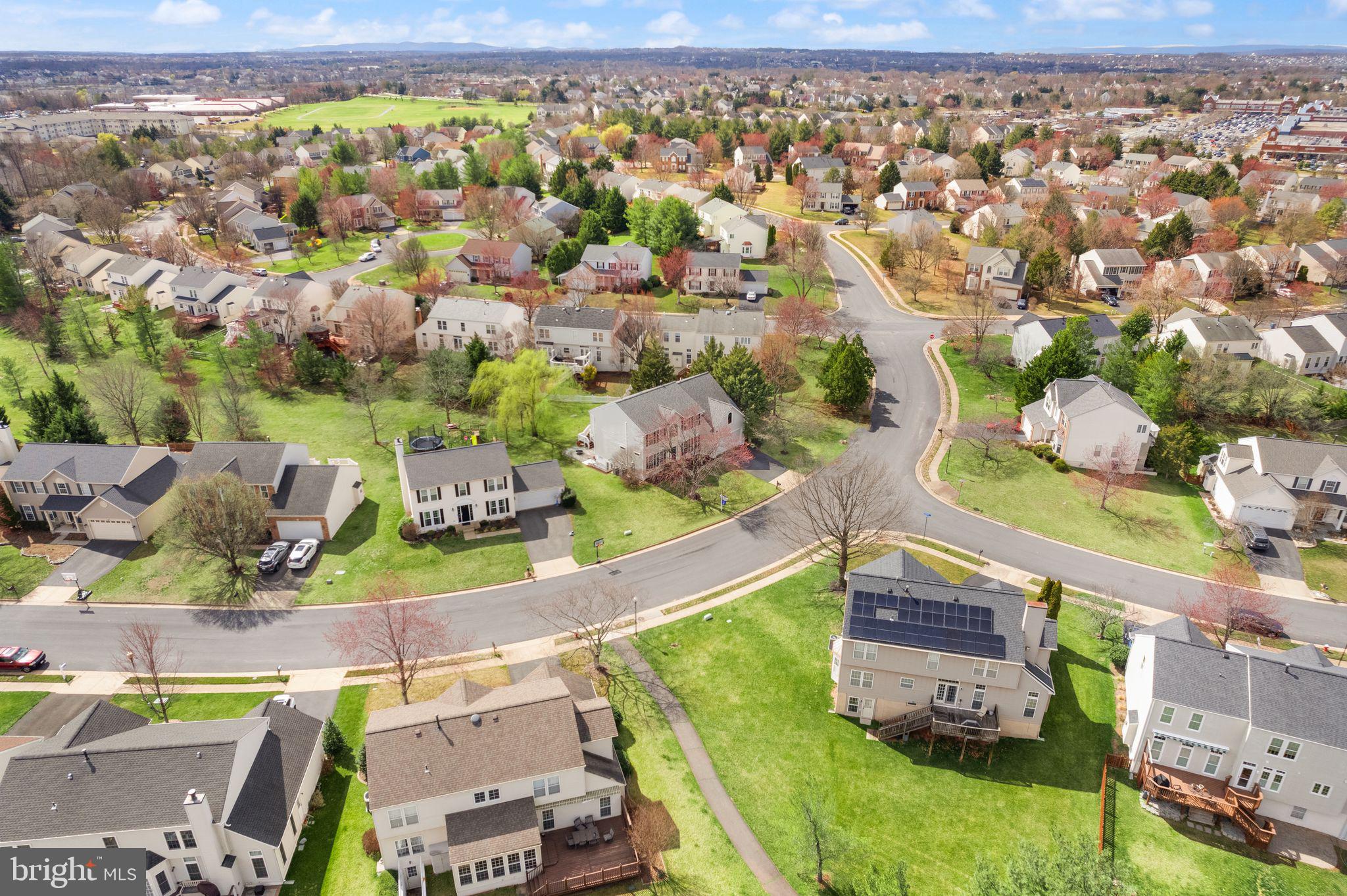 ASHBURN VILLAGE - Residential