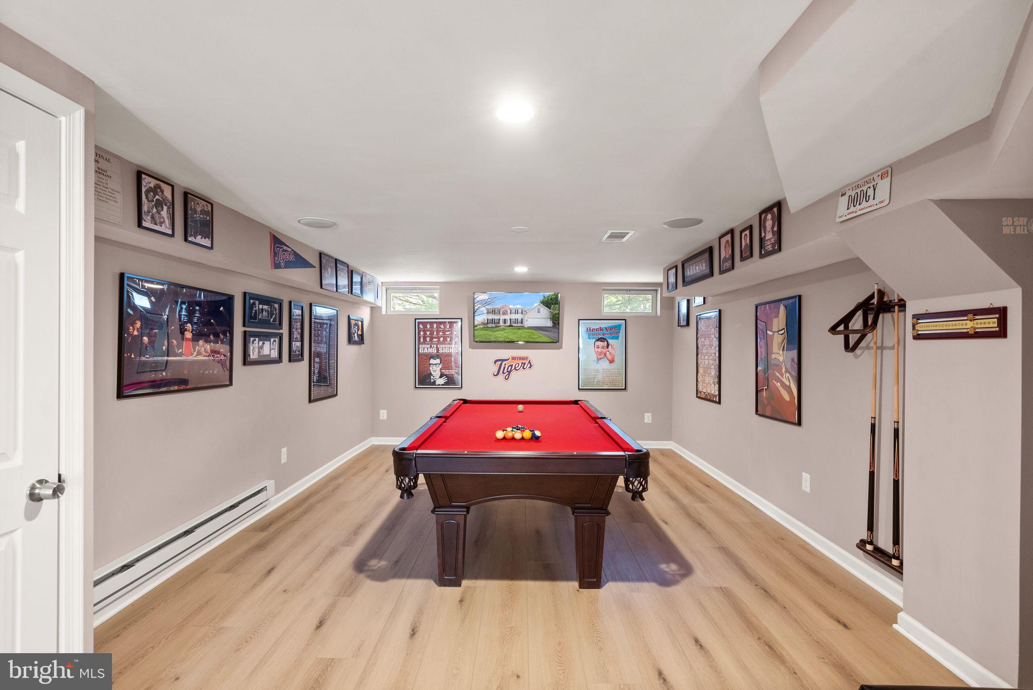 ASHBURN VILLAGE - Residential