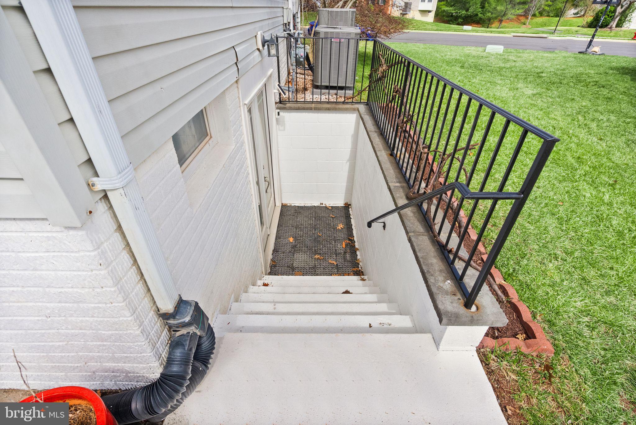 ASHBURN VILLAGE - Residential