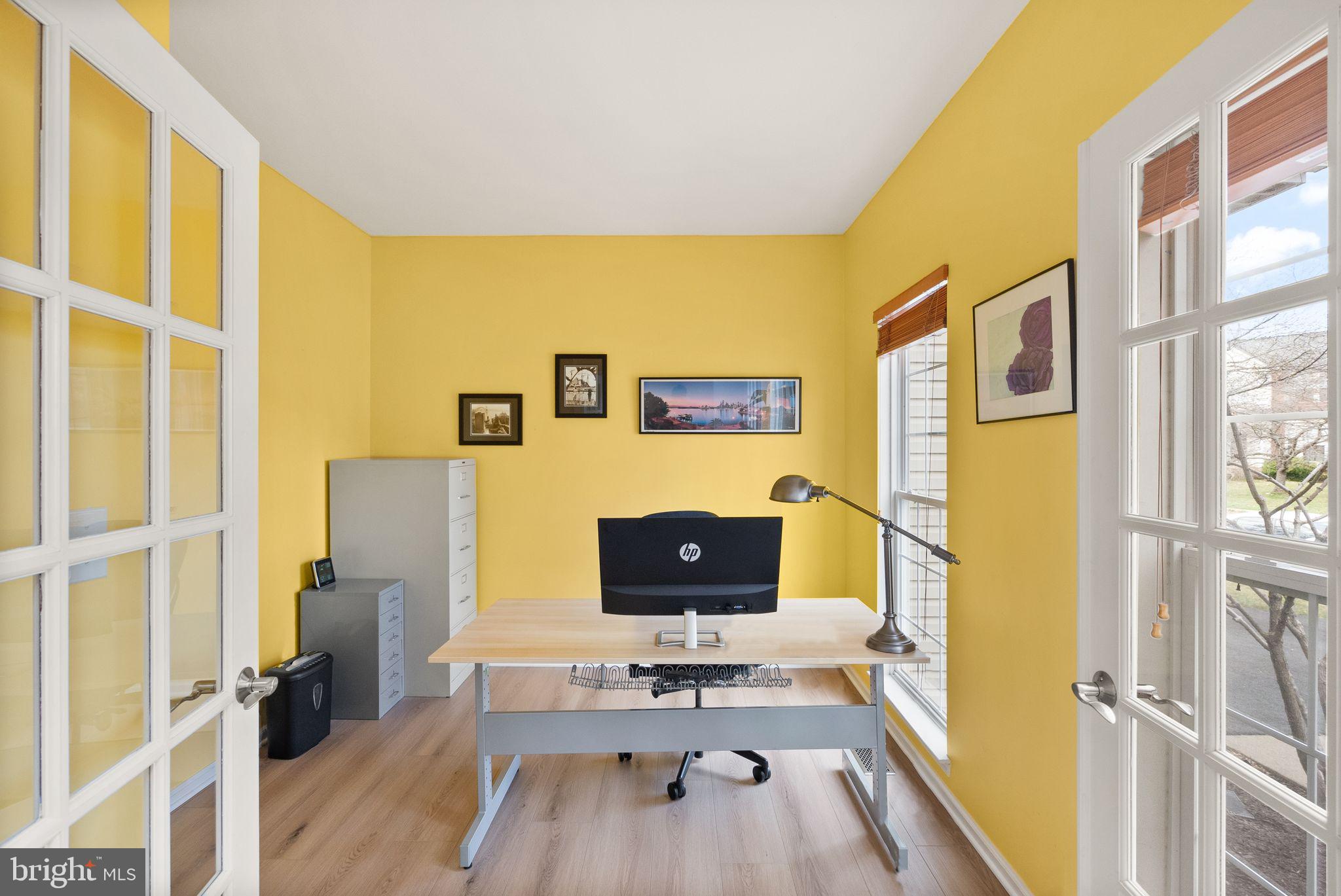 ASHBURN VILLAGE - Residential