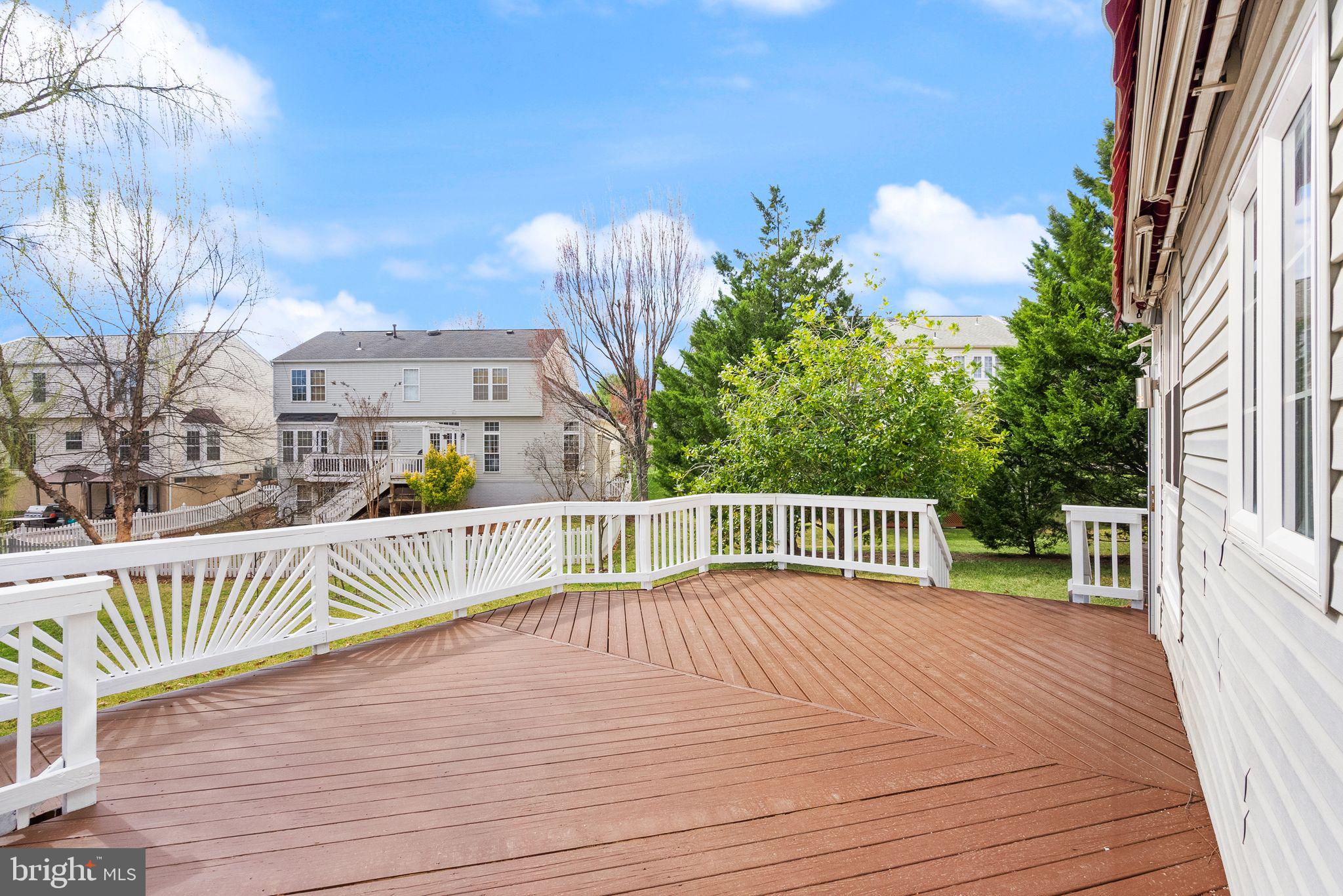 ASHBURN VILLAGE - Residential