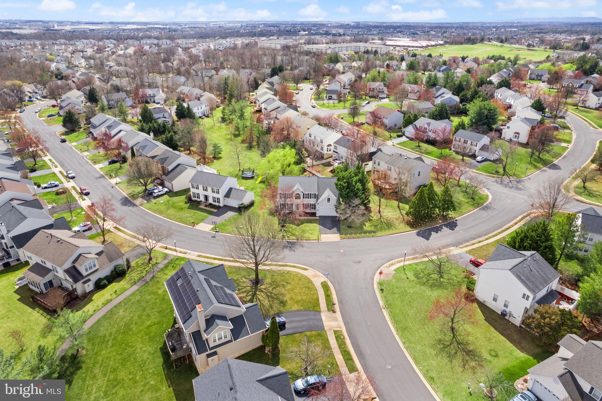 ASHBURN VILLAGE - Residential