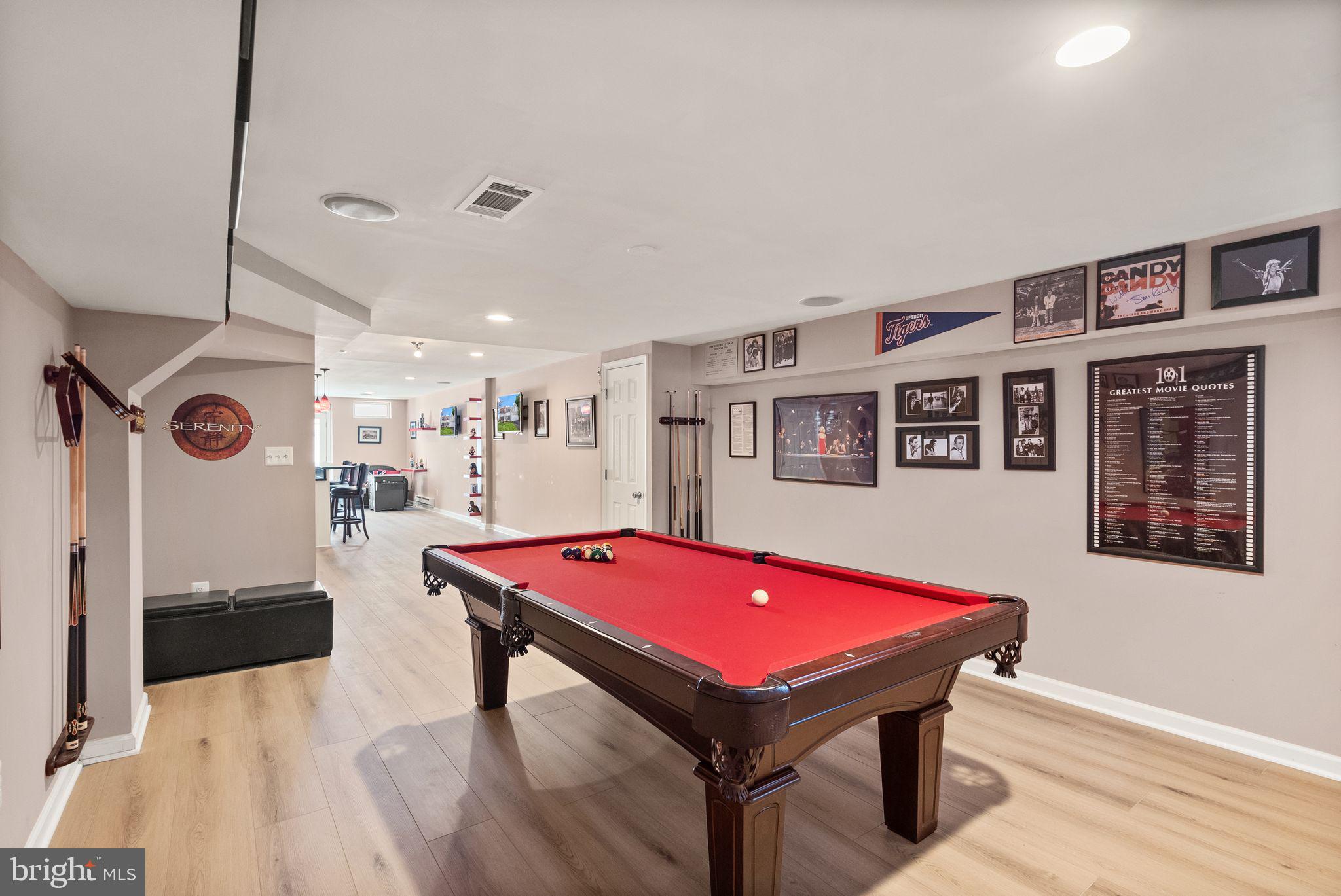 ASHBURN VILLAGE - Residential