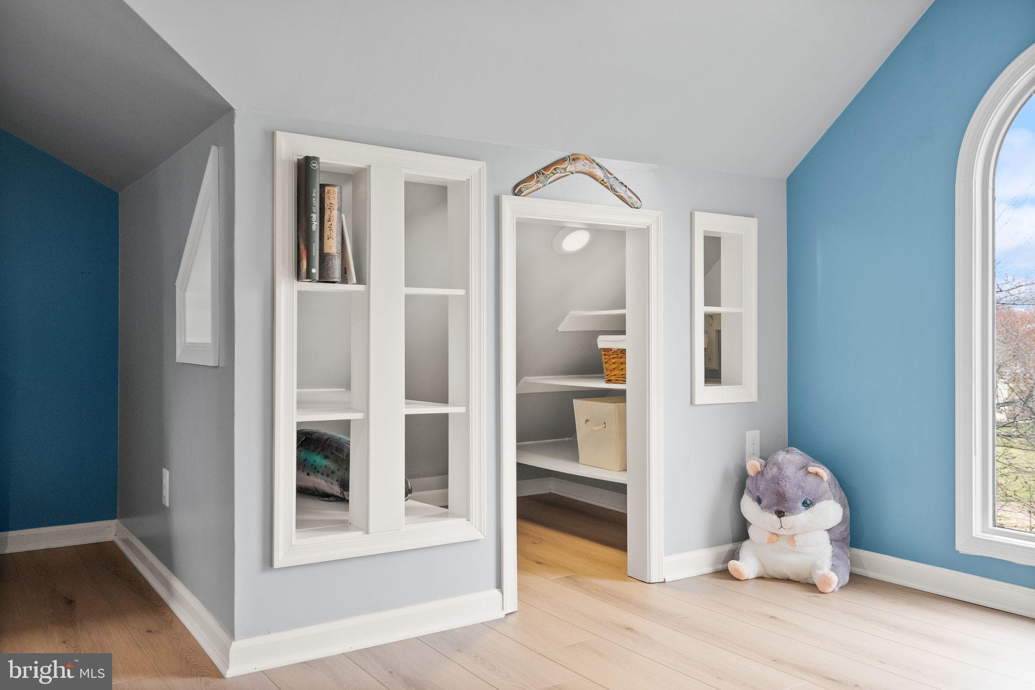 ASHBURN VILLAGE - Residential